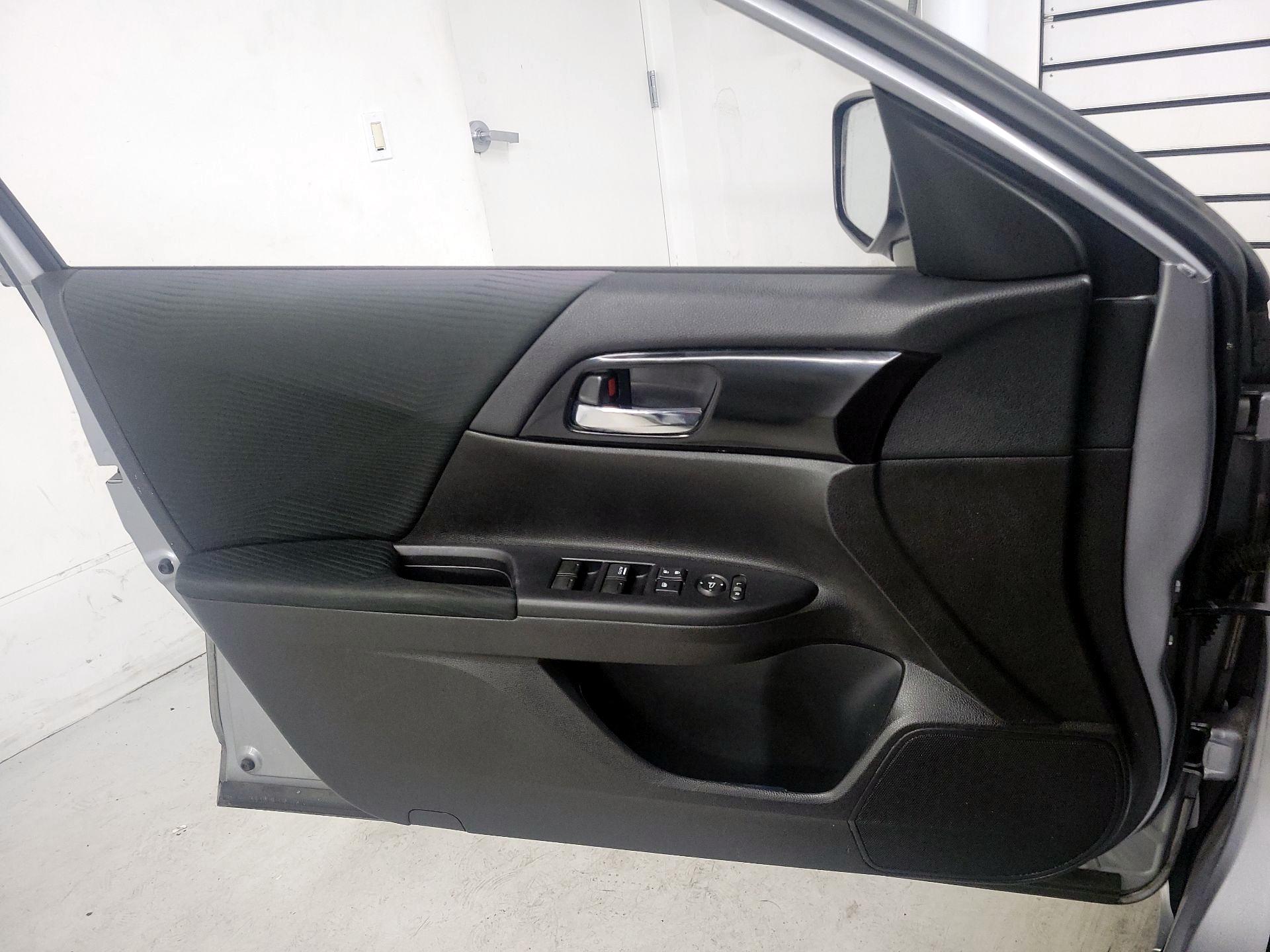 Thumbnail: 2016 Honda Accord - 12