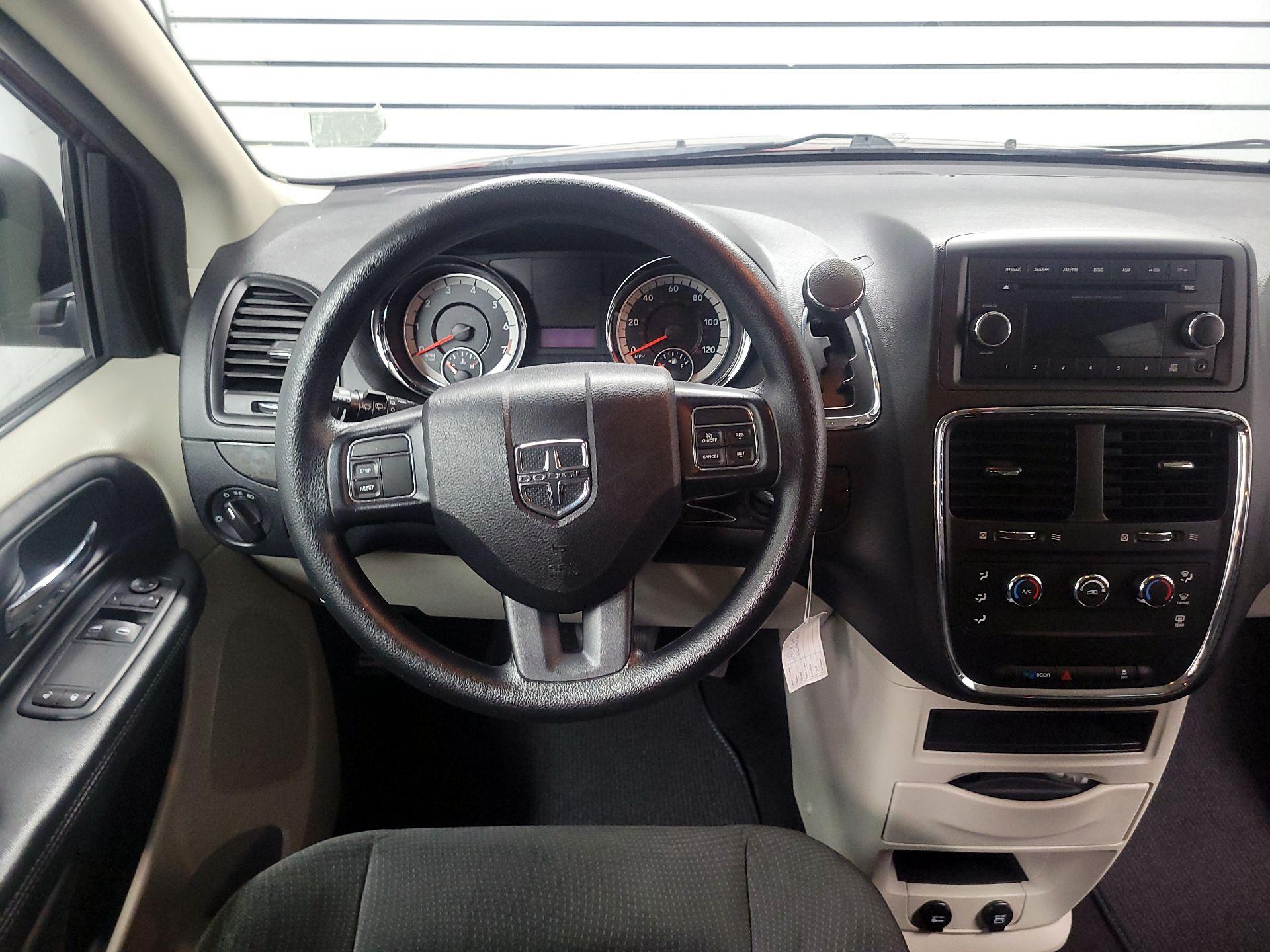Thumbnail: 2016 Dodge Grand Caravan - 10