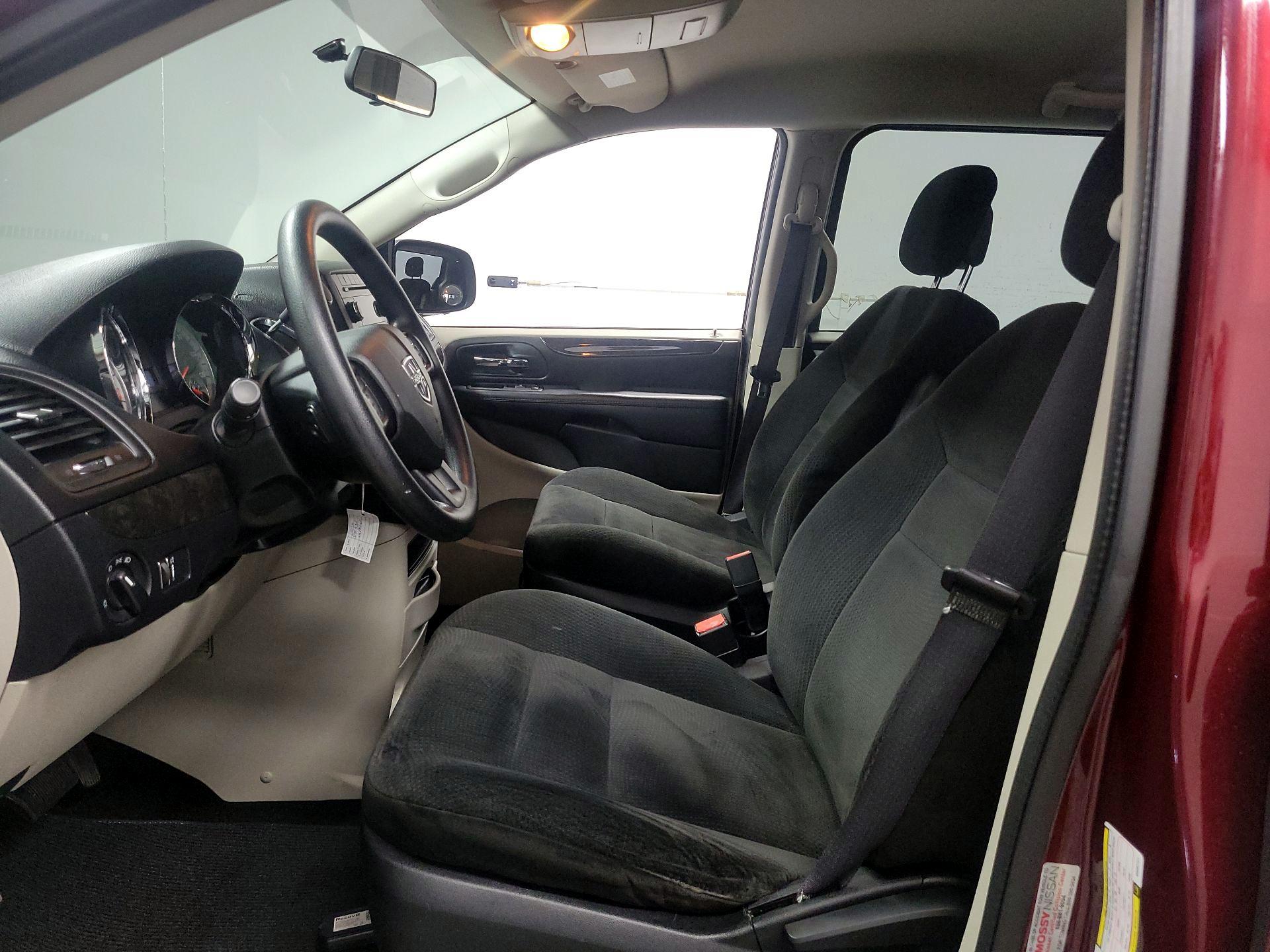 Thumbnail: 2016 Dodge Grand Caravan - 11
