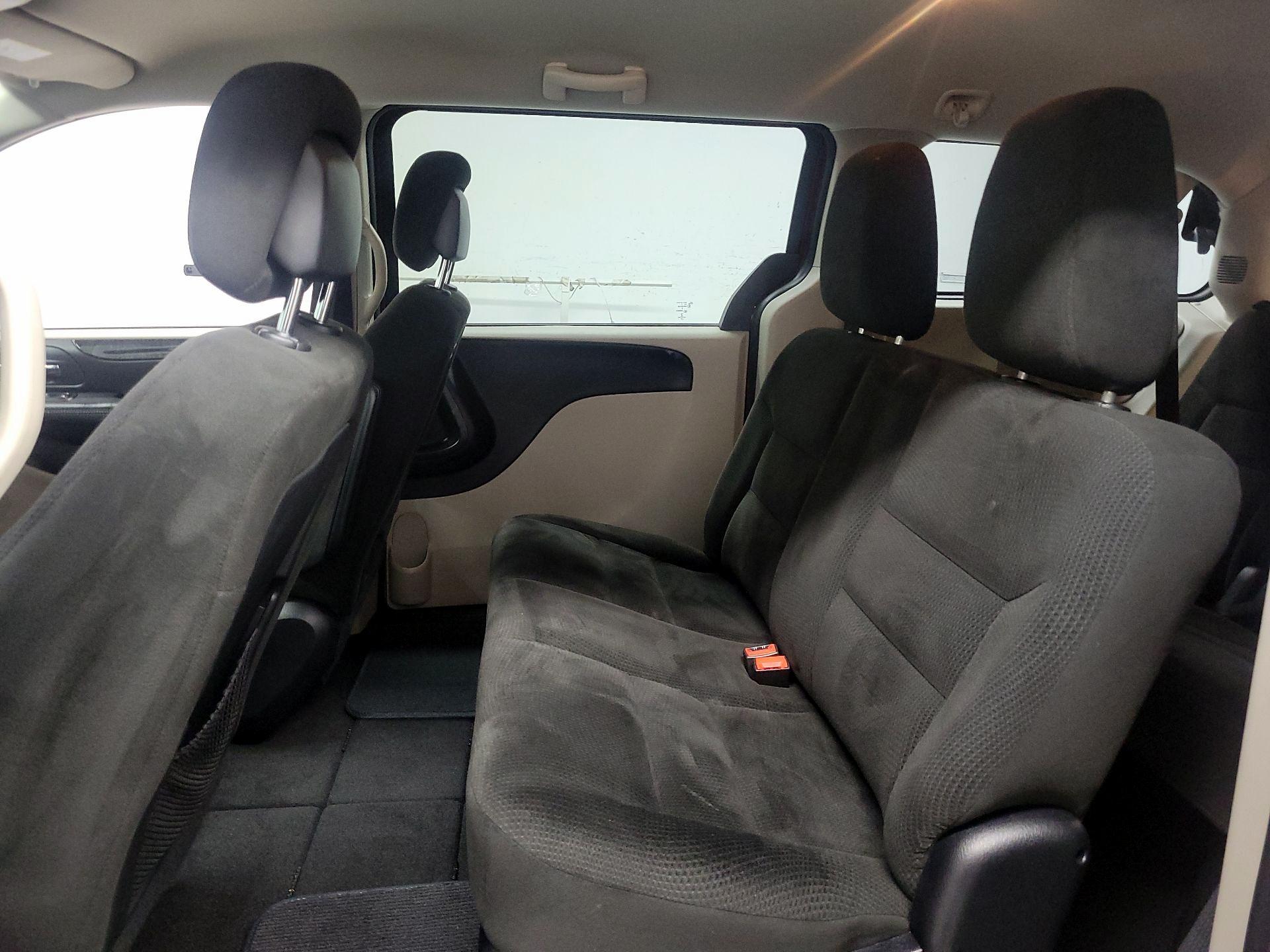Thumbnail: 2016 Dodge Grand Caravan - 16