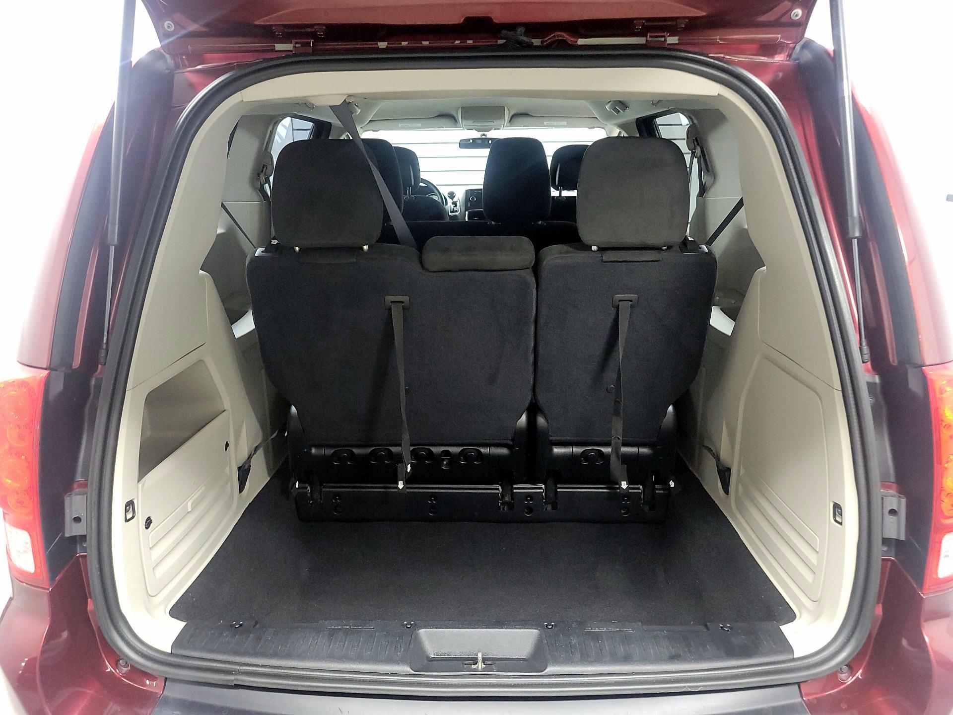Thumbnail: 2016 Dodge Grand Caravan - 17