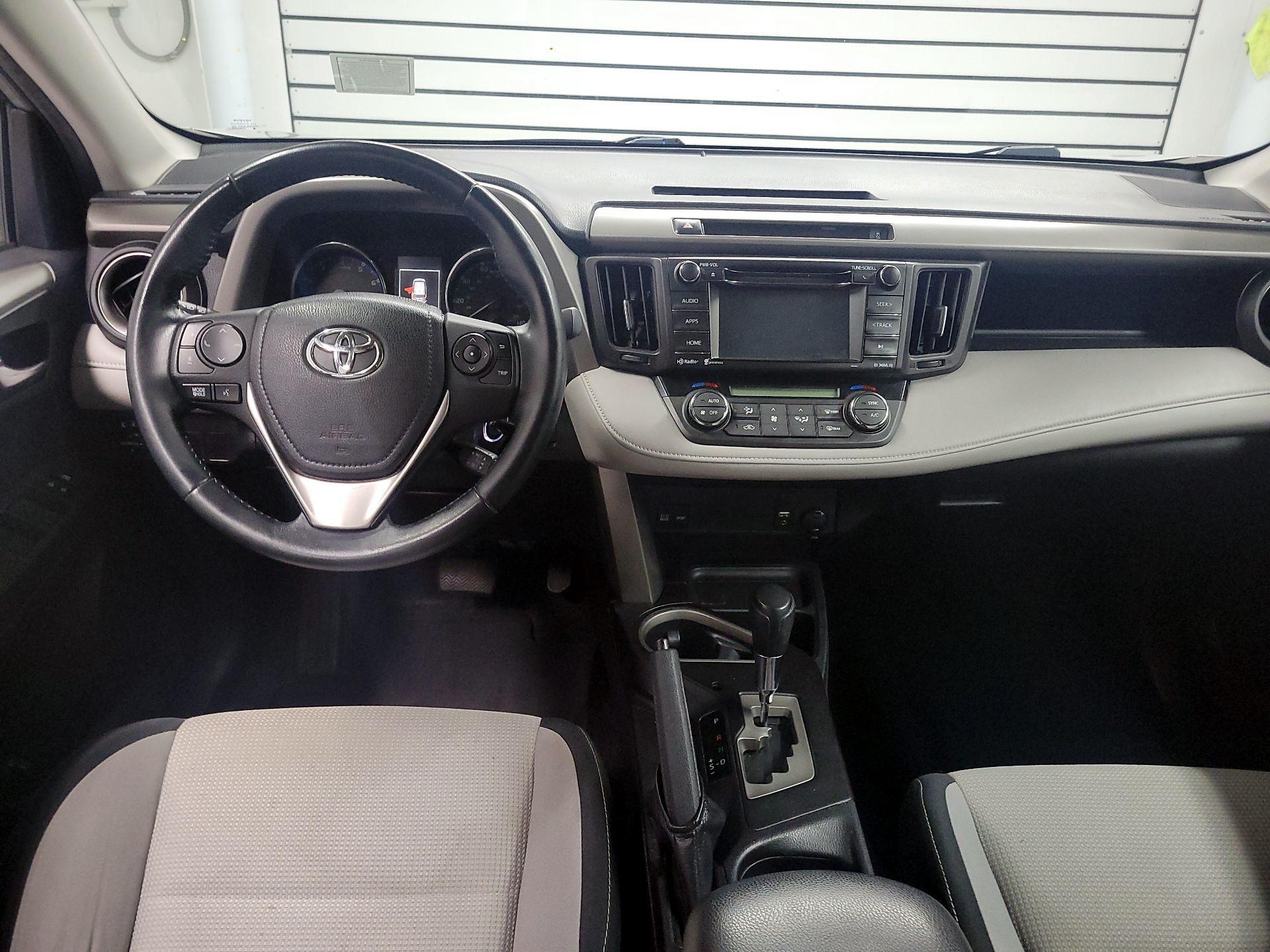 Thumbnail: 2016 Toyota RAV4 - 9