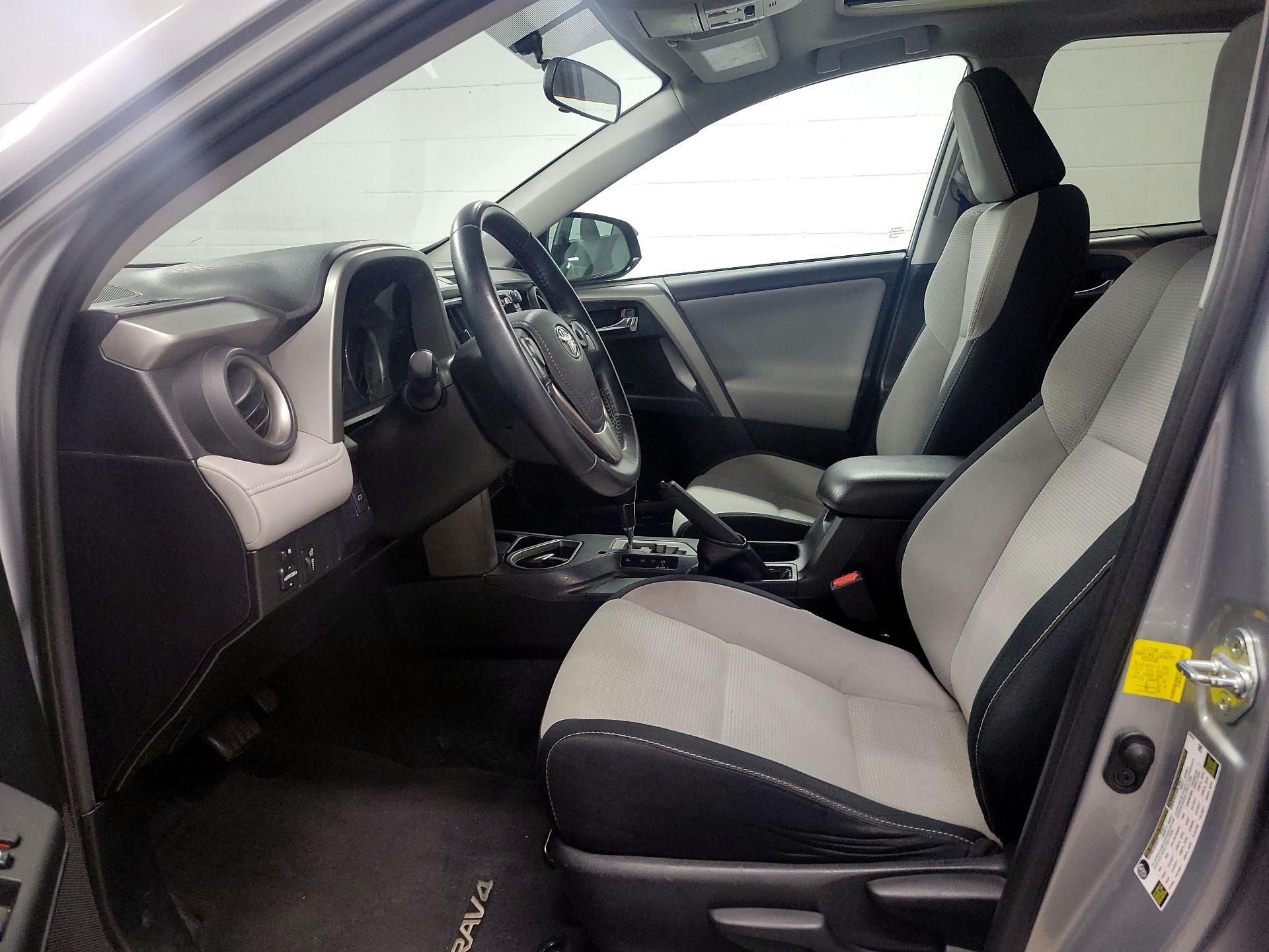 Thumbnail: 2016 Toyota RAV4 - 11