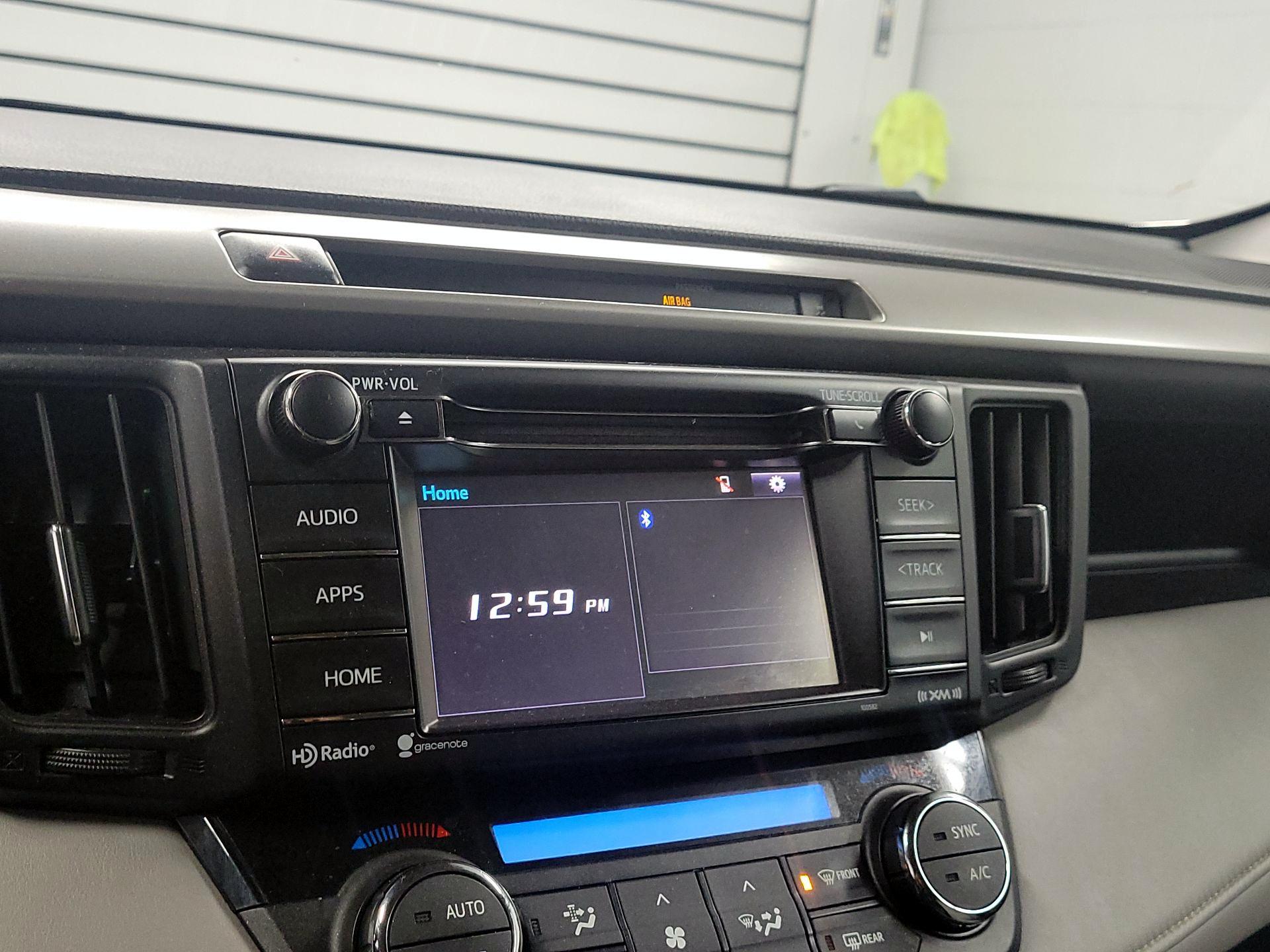 Thumbnail: 2016 Toyota RAV4 - 15