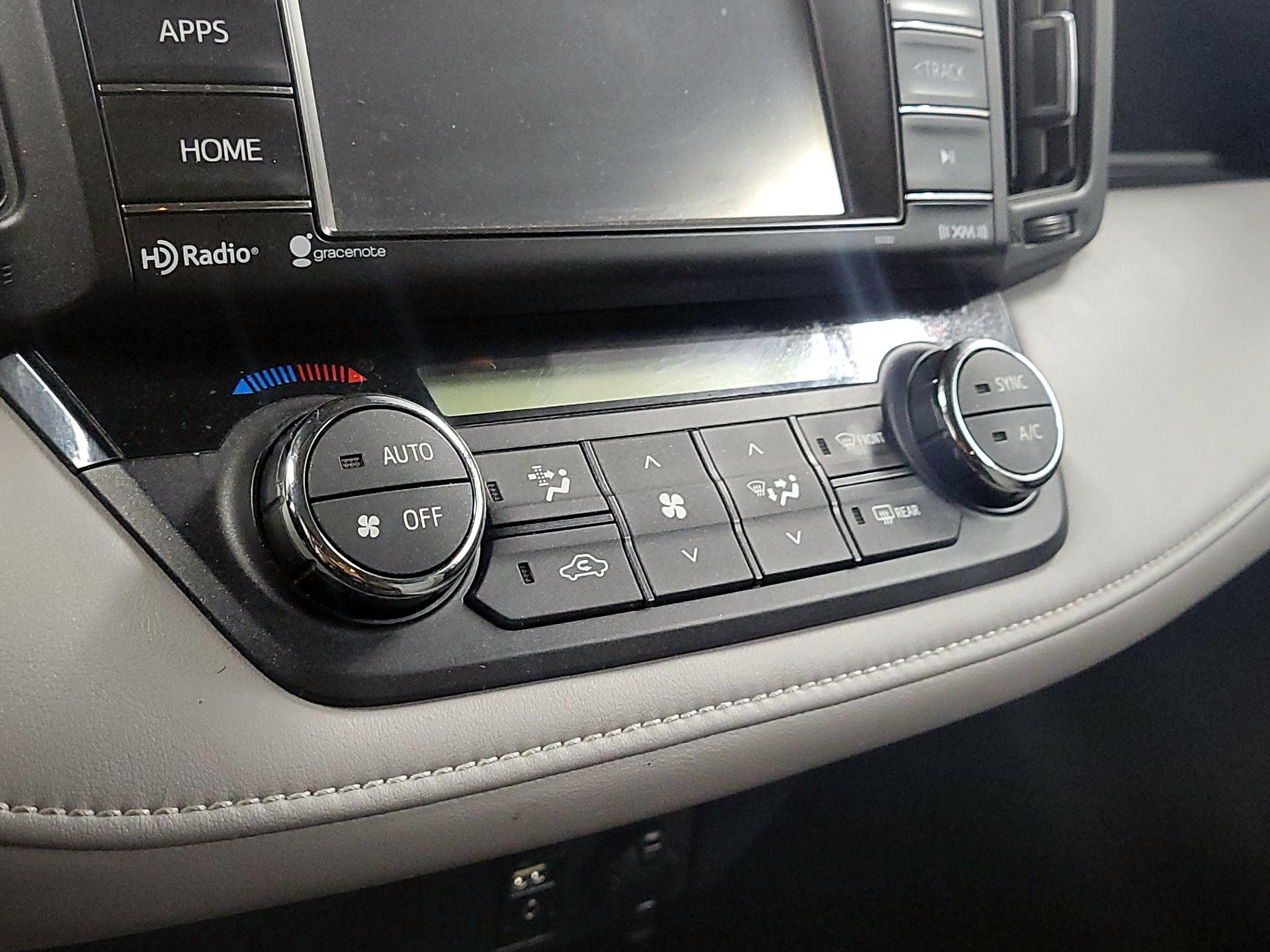 Thumbnail: 2016 Toyota RAV4 - 16