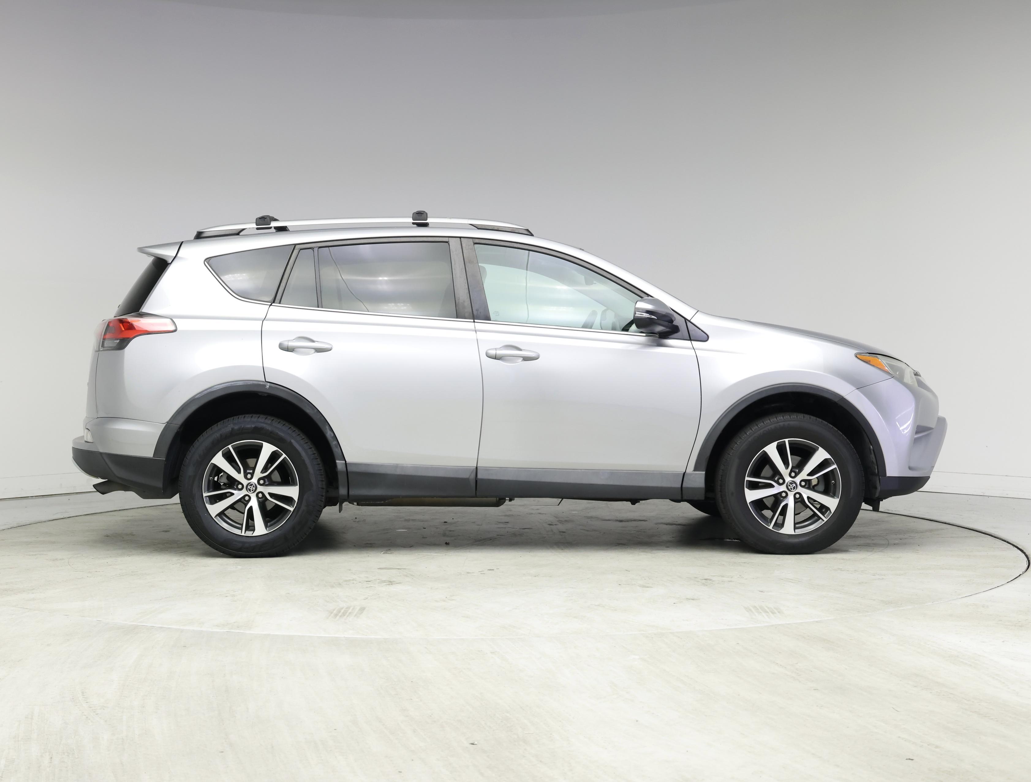 Thumbnail: 2016 Toyota RAV4 - 7