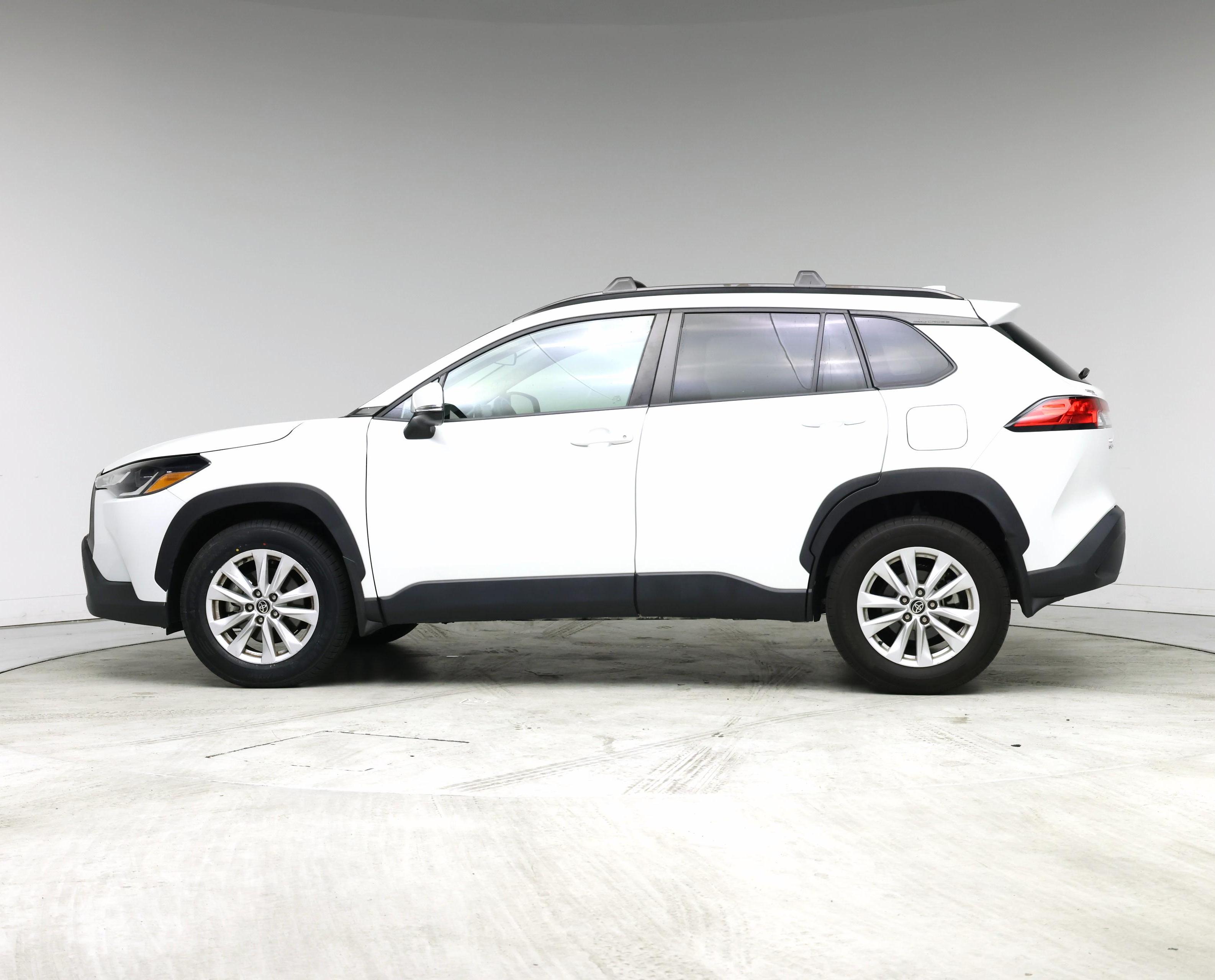 Thumbnail: 2022 Toyota Corolla Cross - 3