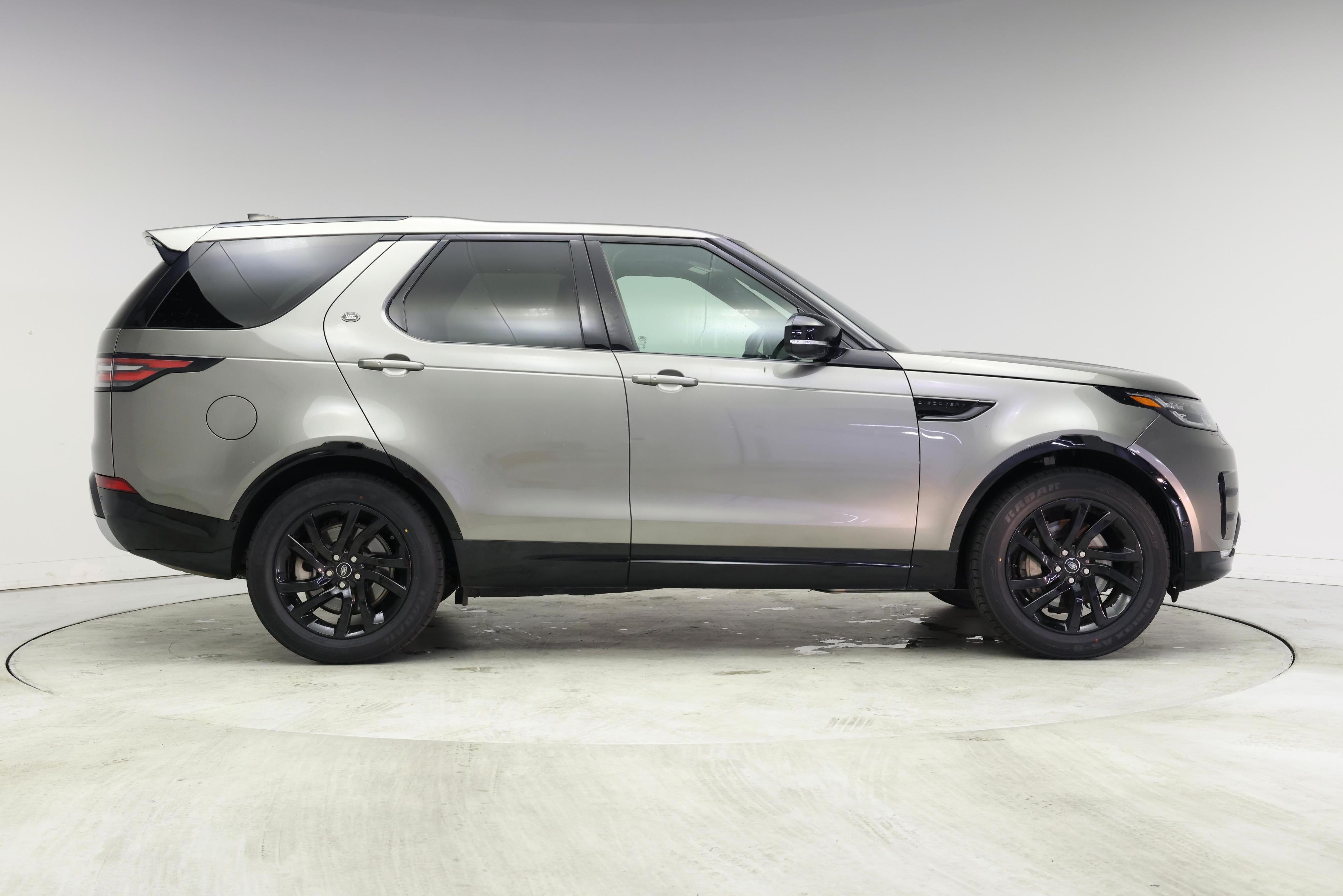 Thumbnail: 2020 Land Rover Discovery - 7