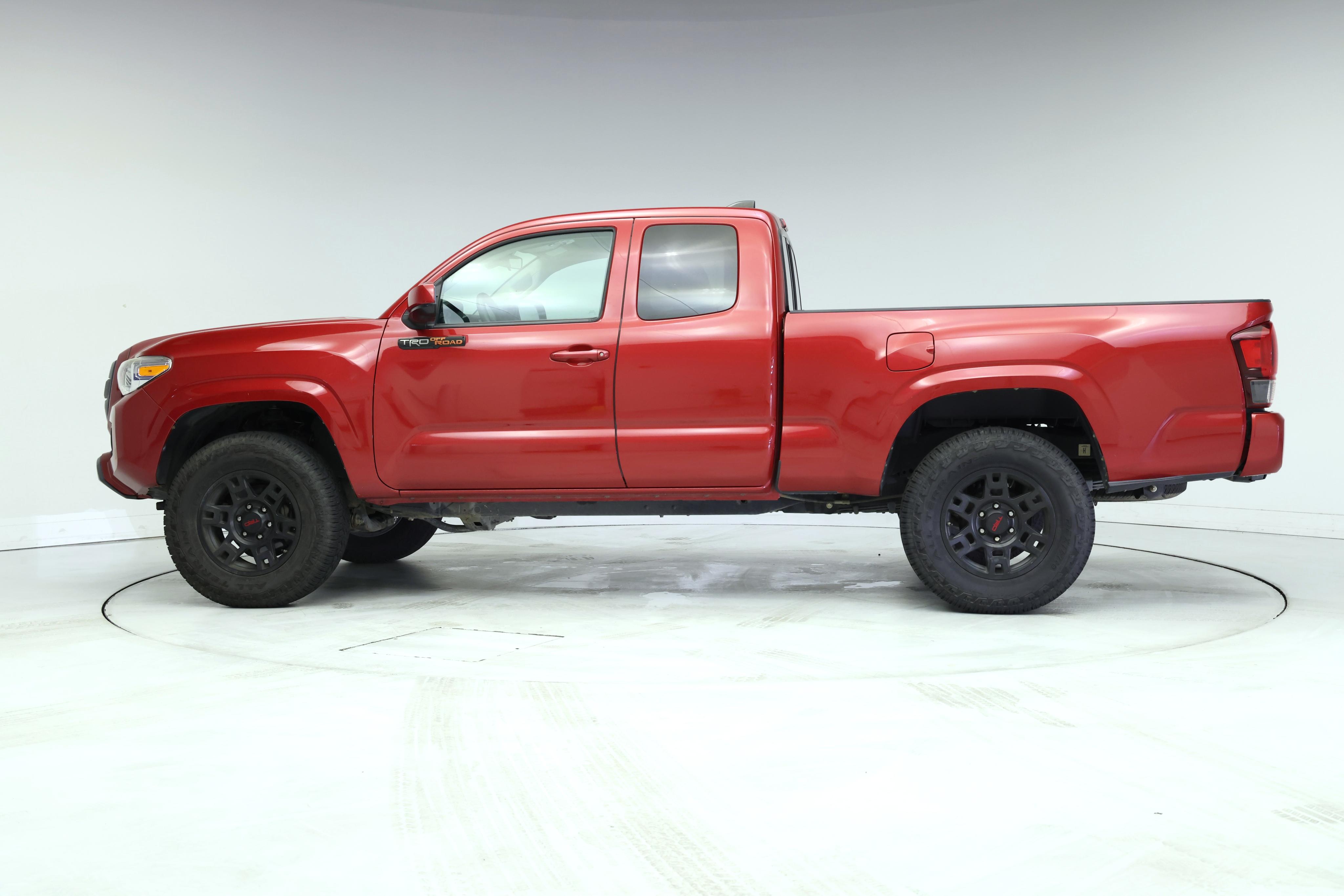 Thumbnail: 2020 Toyota Tacoma - 3