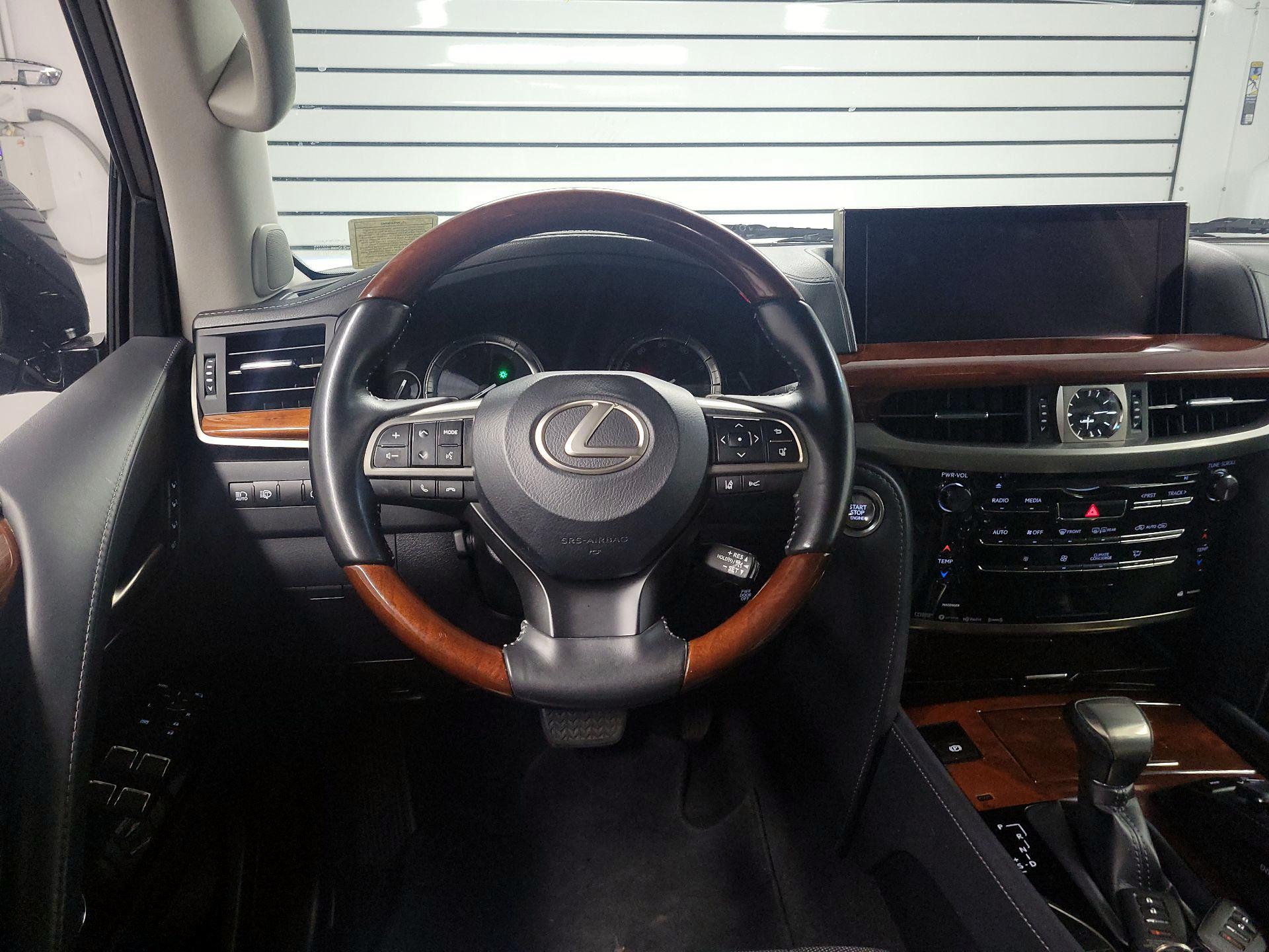 Thumbnail: 2019 Lexus LX - 10