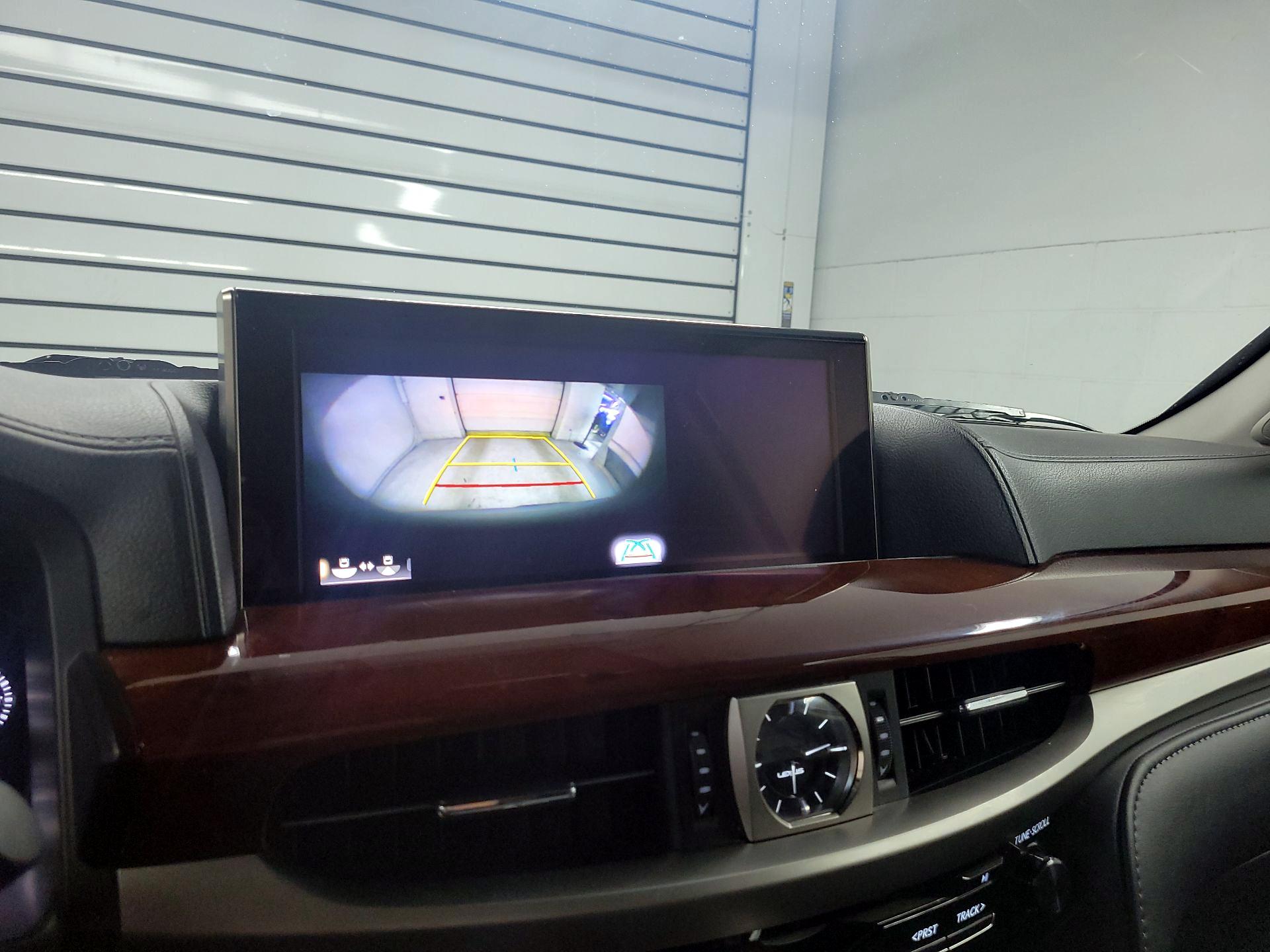 Thumbnail: 2019 Lexus LX - 14
