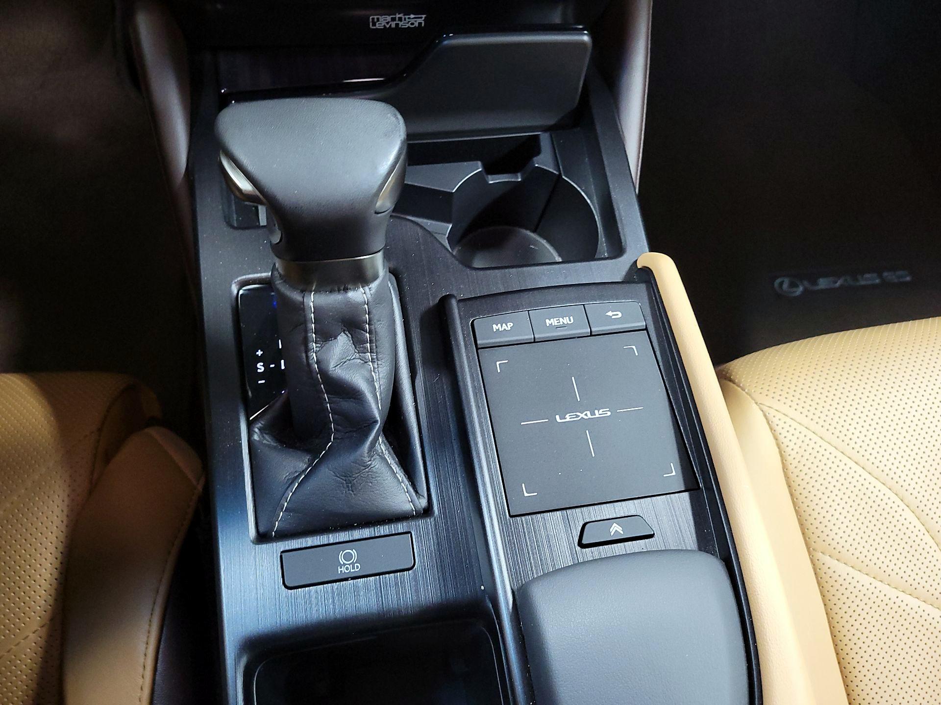 Thumbnail: 2021 Lexus ES - 18
