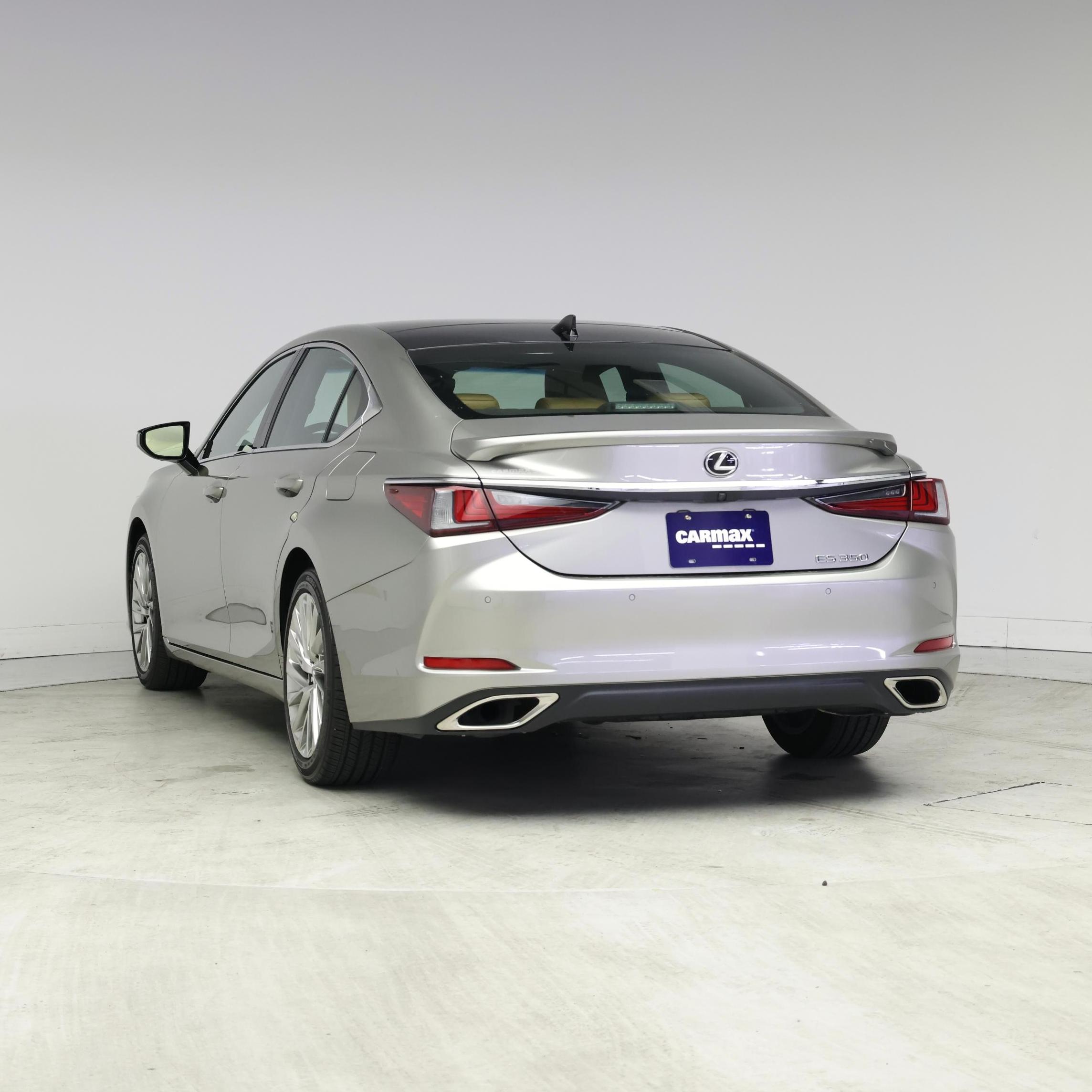 Thumbnail: 2021 Lexus ES - 2