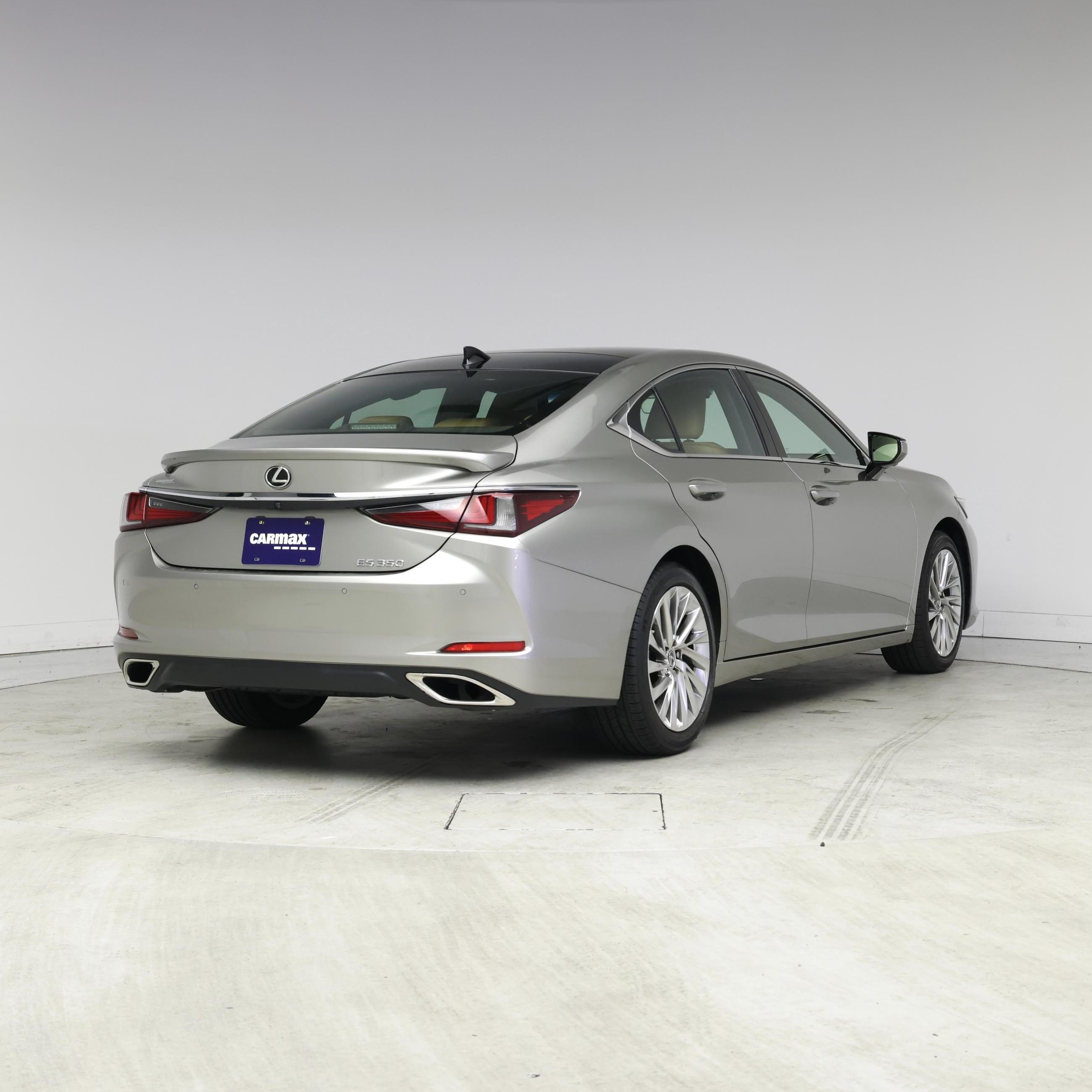 Thumbnail: 2021 Lexus ES - 8