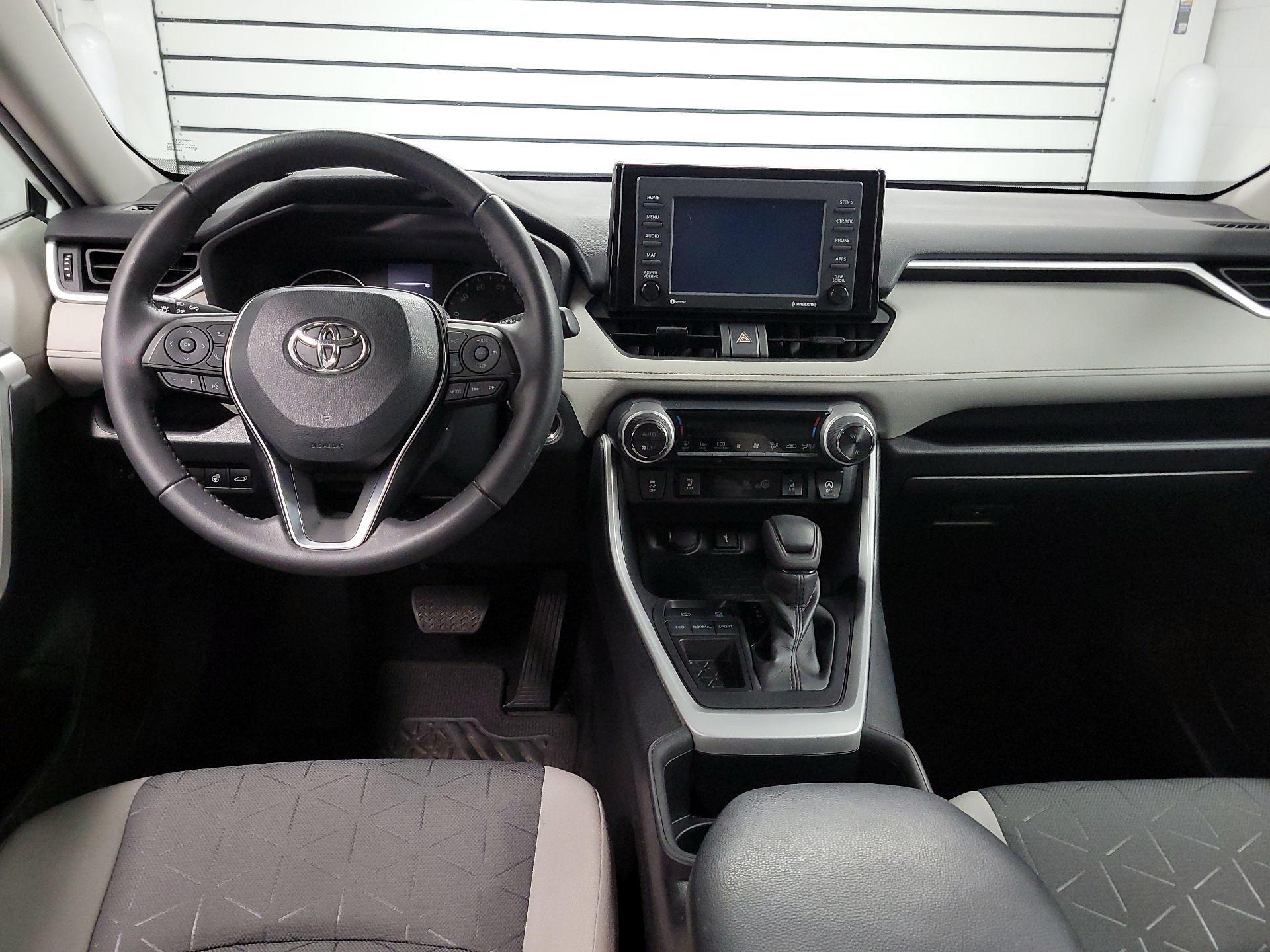 Thumbnail: 2022 Toyota RAV4 - 9