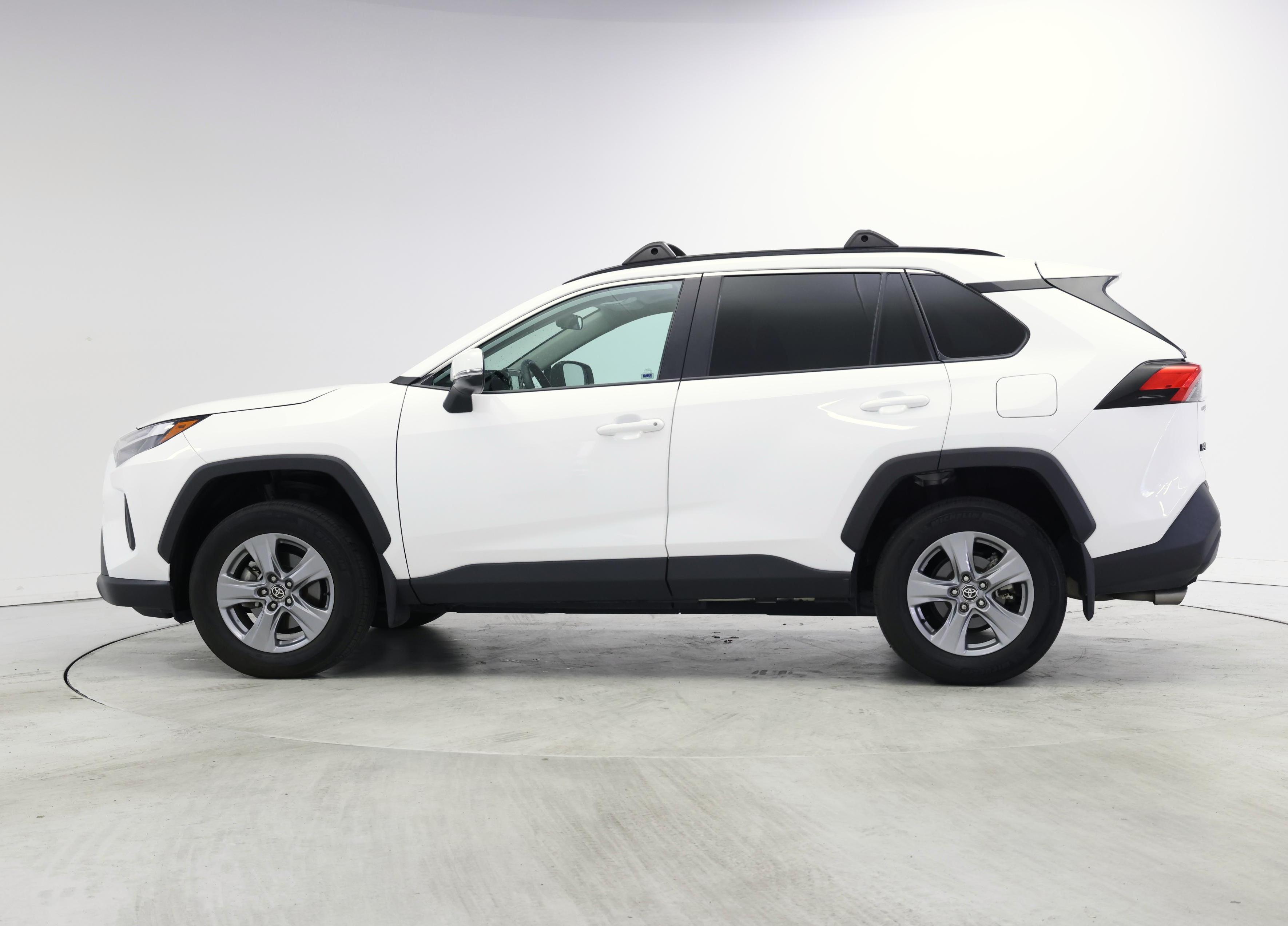 Thumbnail: 2022 Toyota RAV4 - 3
