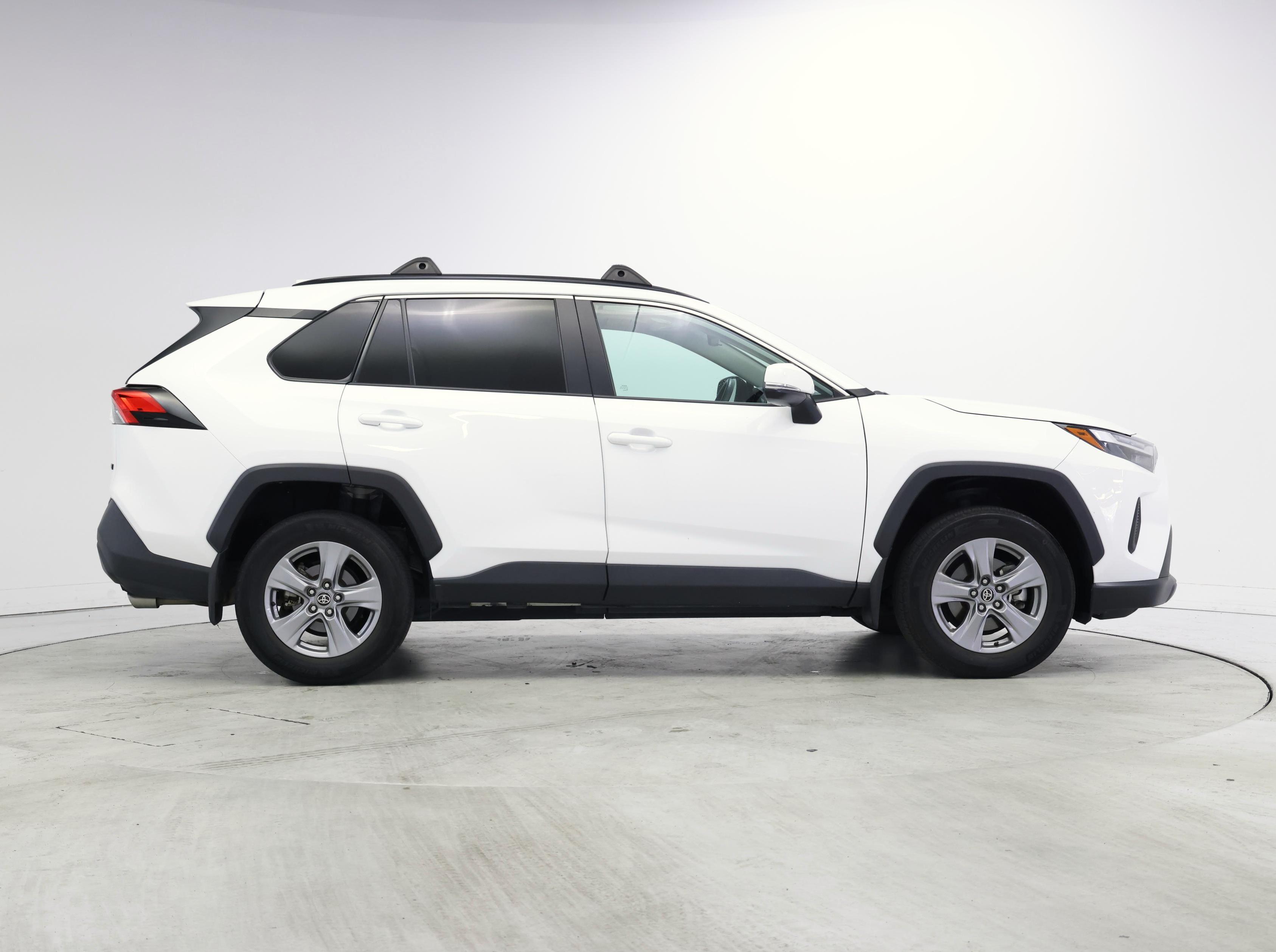 Thumbnail: 2022 Toyota RAV4 - 7