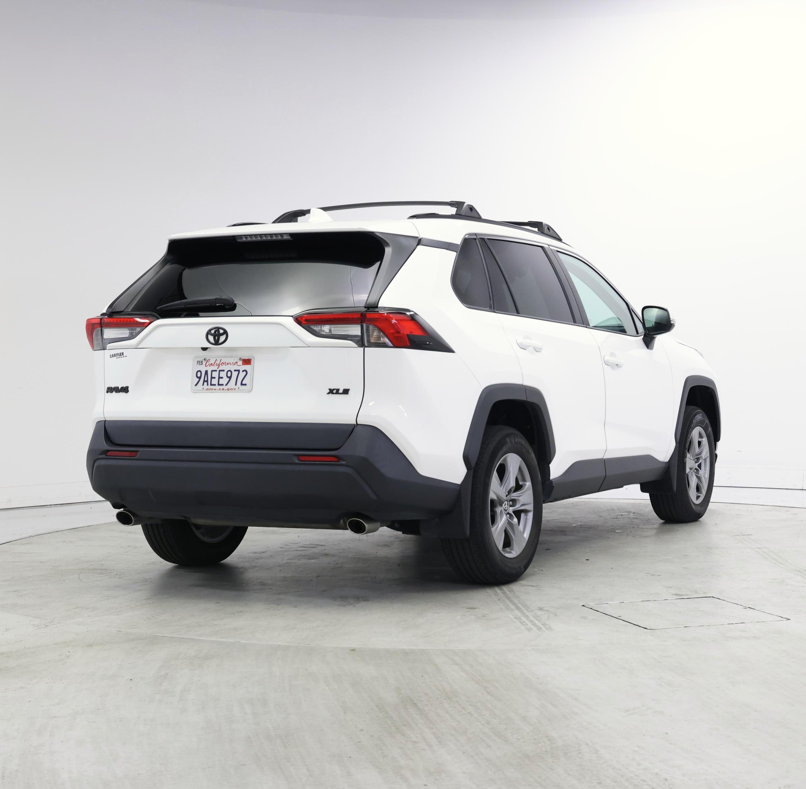 Thumbnail: 2022 Toyota RAV4 - 8