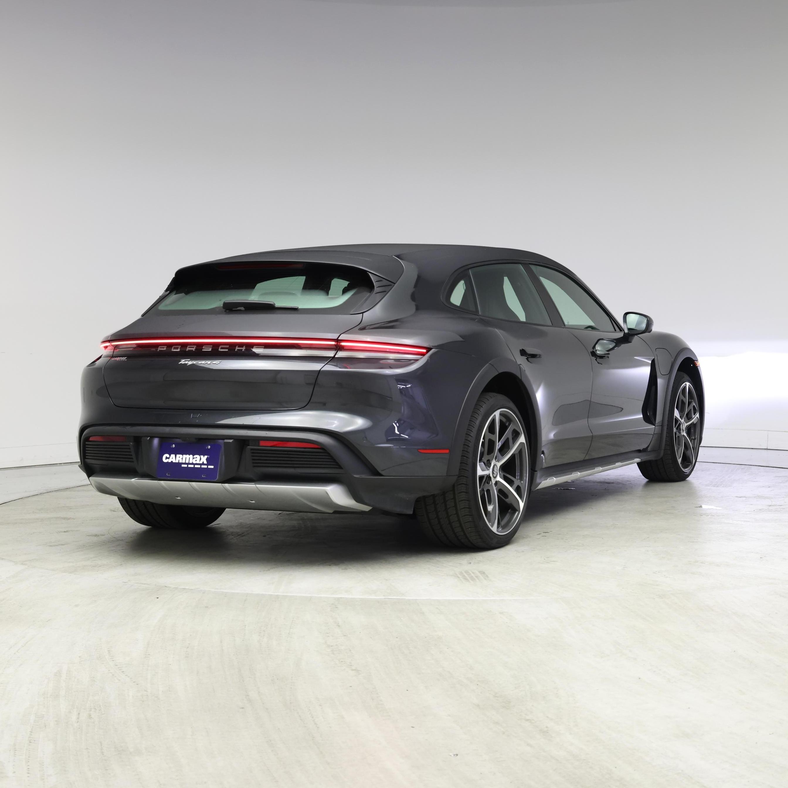 Thumbnail: 2022 Porsche Taycan - 8