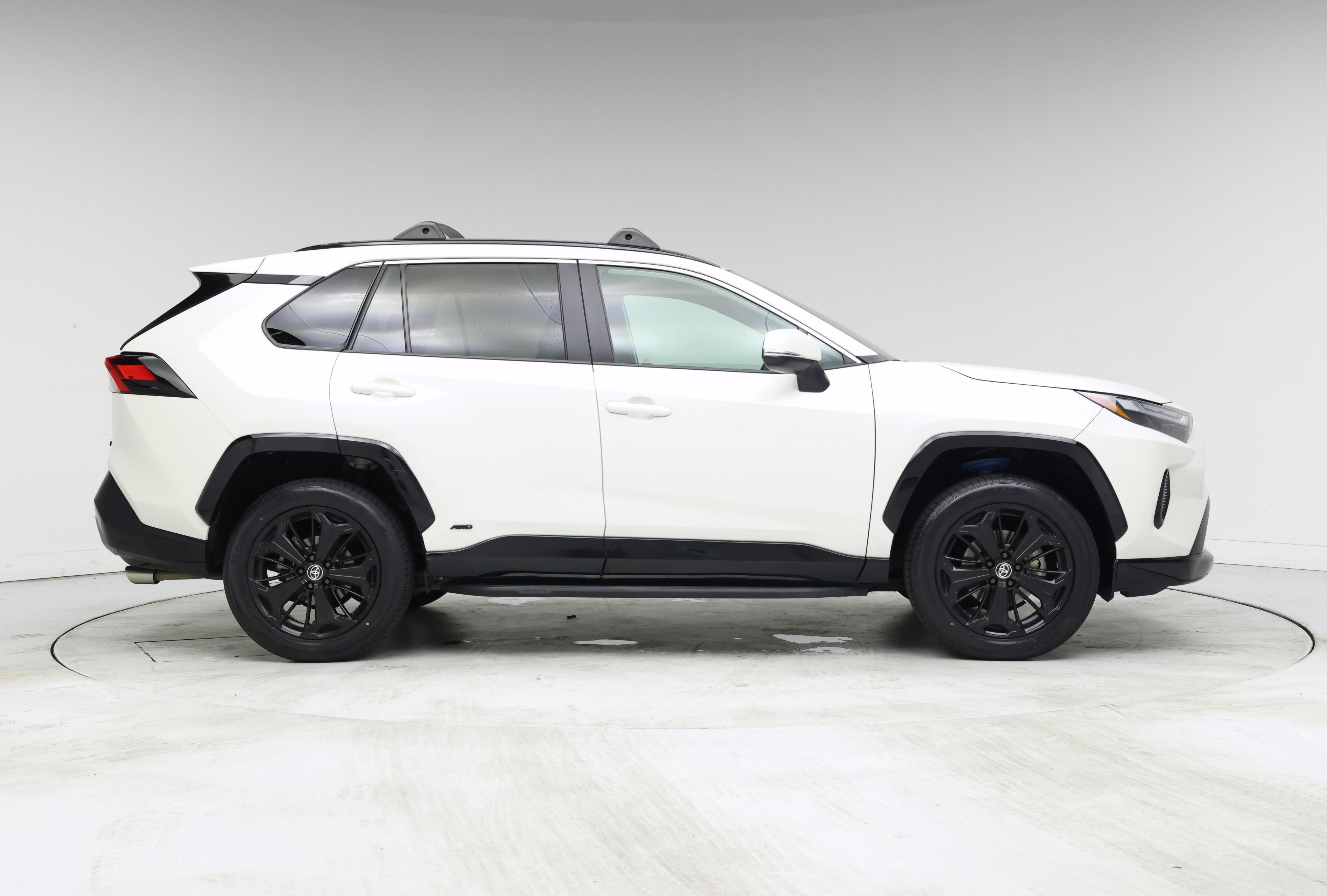 Thumbnail: 2022 Toyota RAV4 - 7