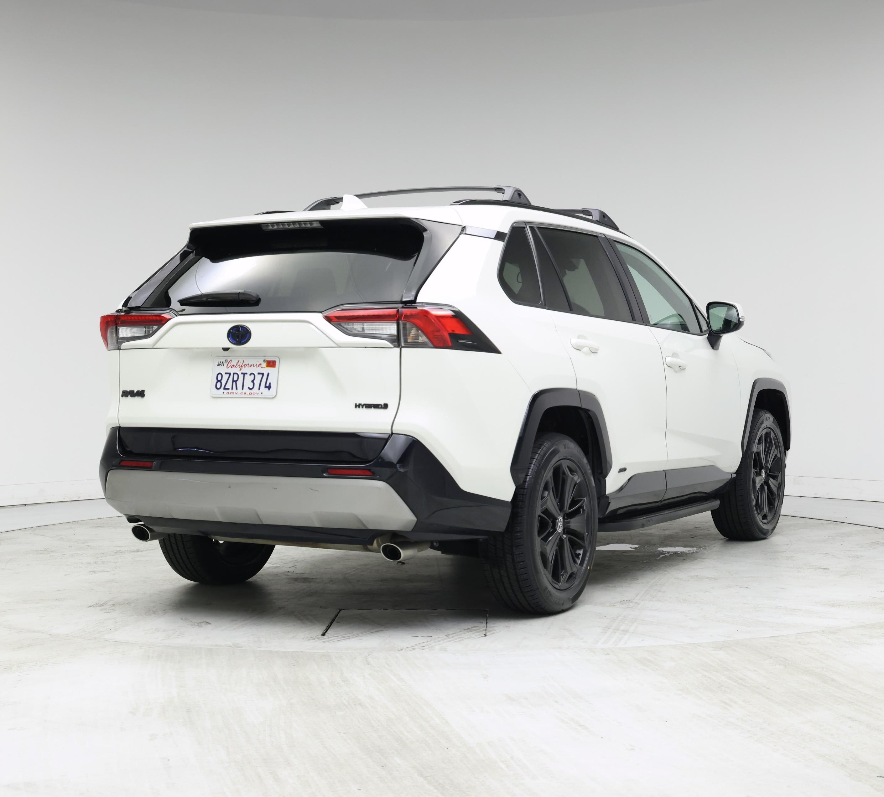Thumbnail: 2022 Toyota RAV4 - 8