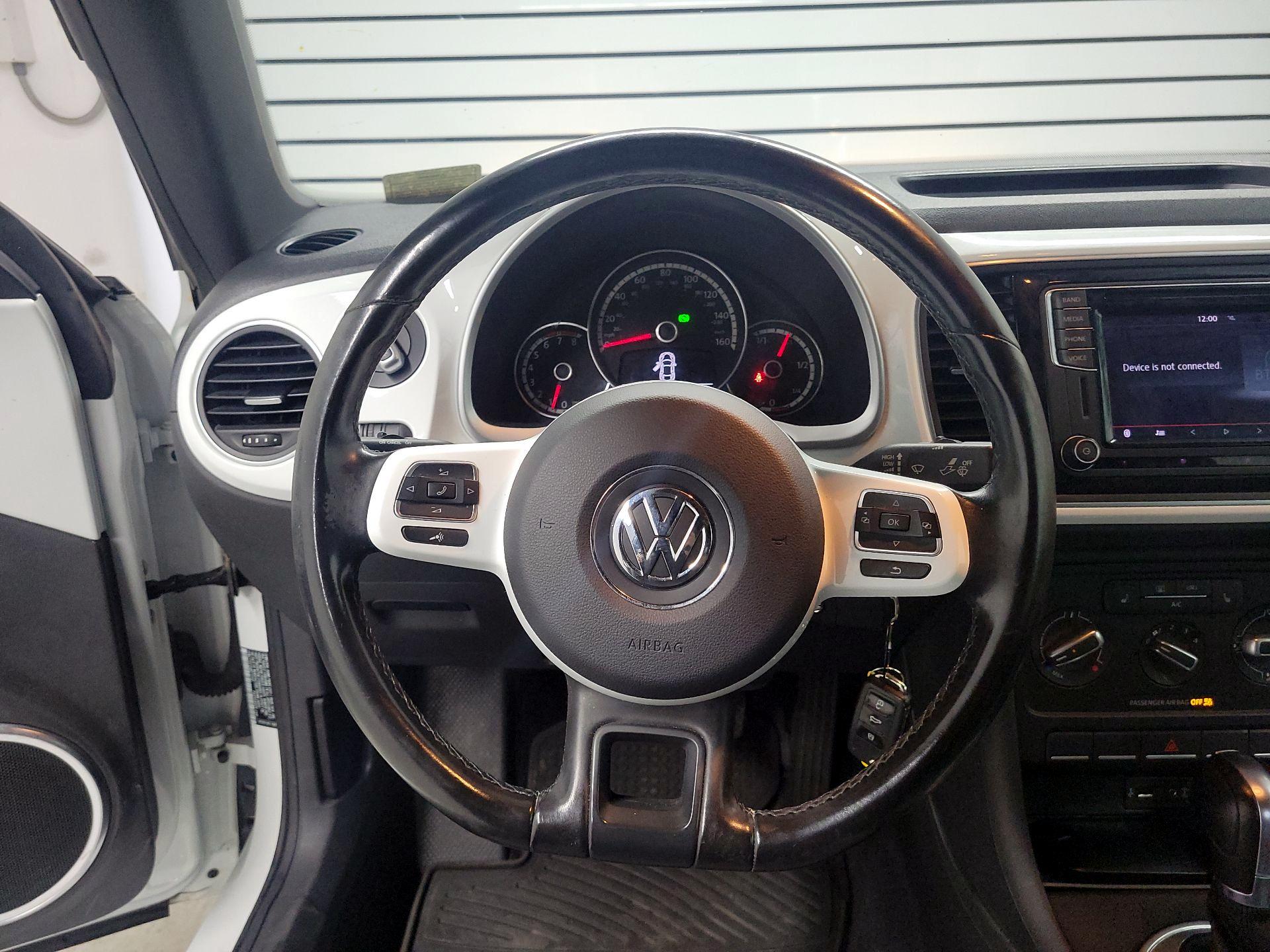 Thumbnail: 2016 Volkswagen Beetle - 10