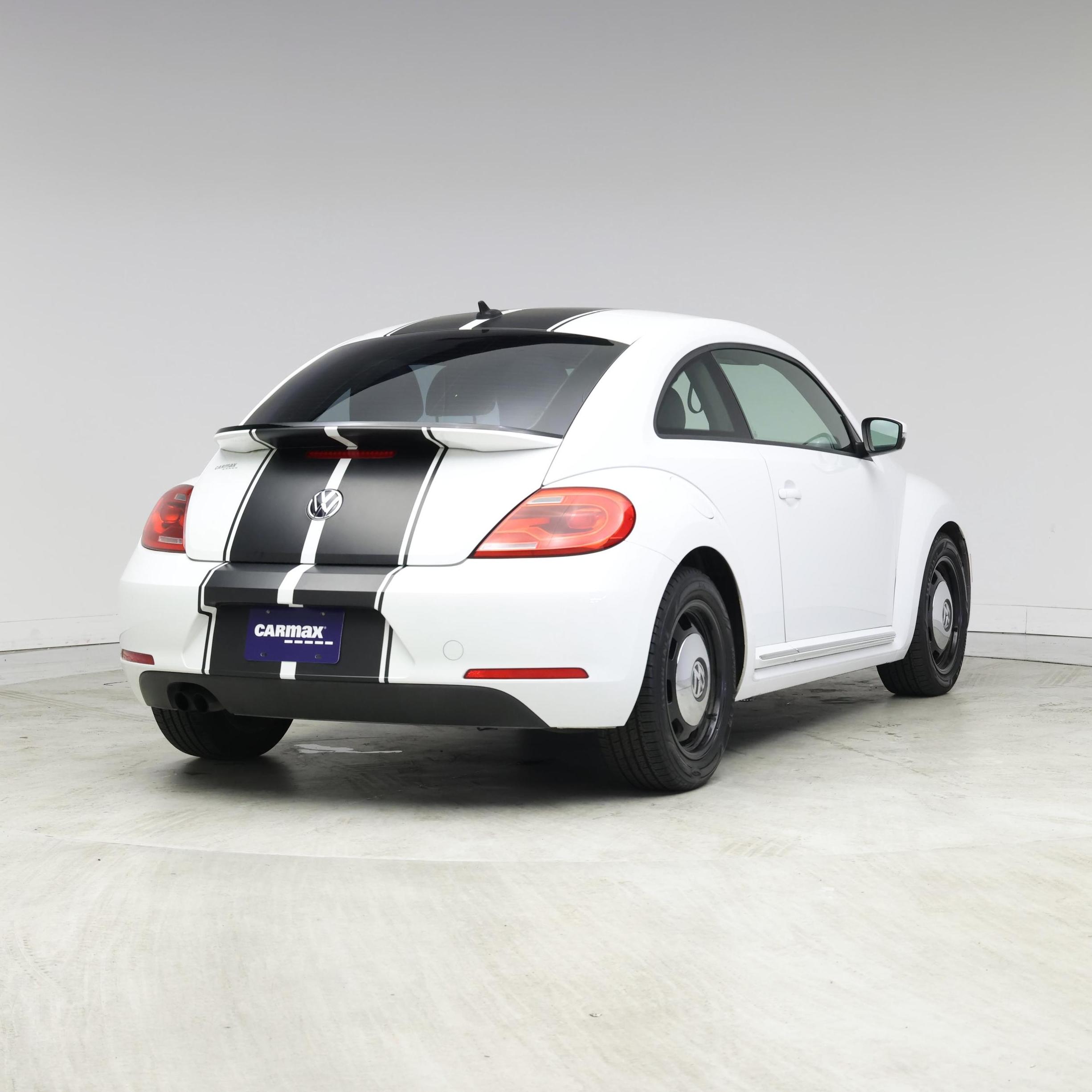 Thumbnail: 2016 Volkswagen Beetle - 8