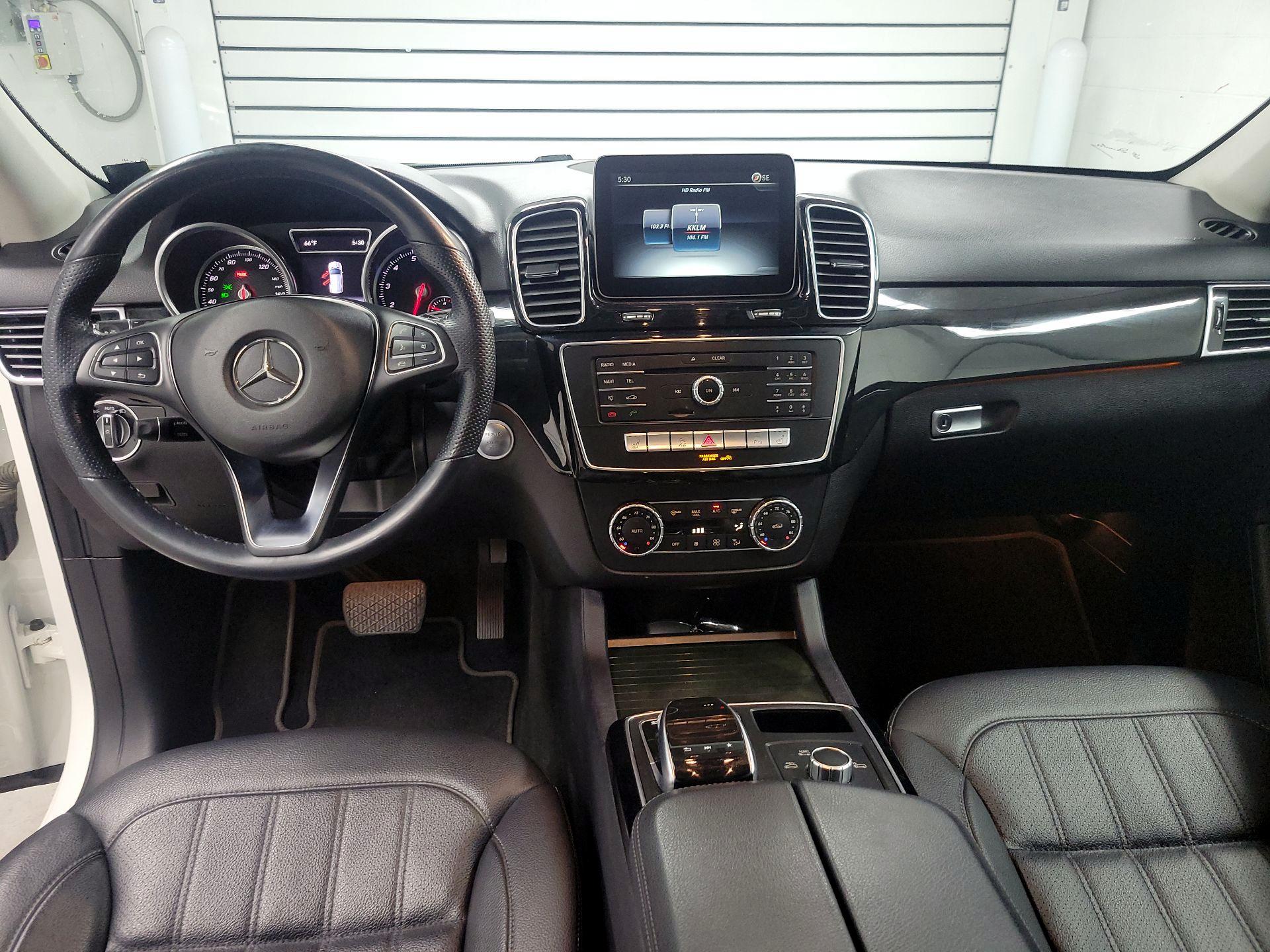Thumbnail: 2017 Mercedes-Benz GLE - 9