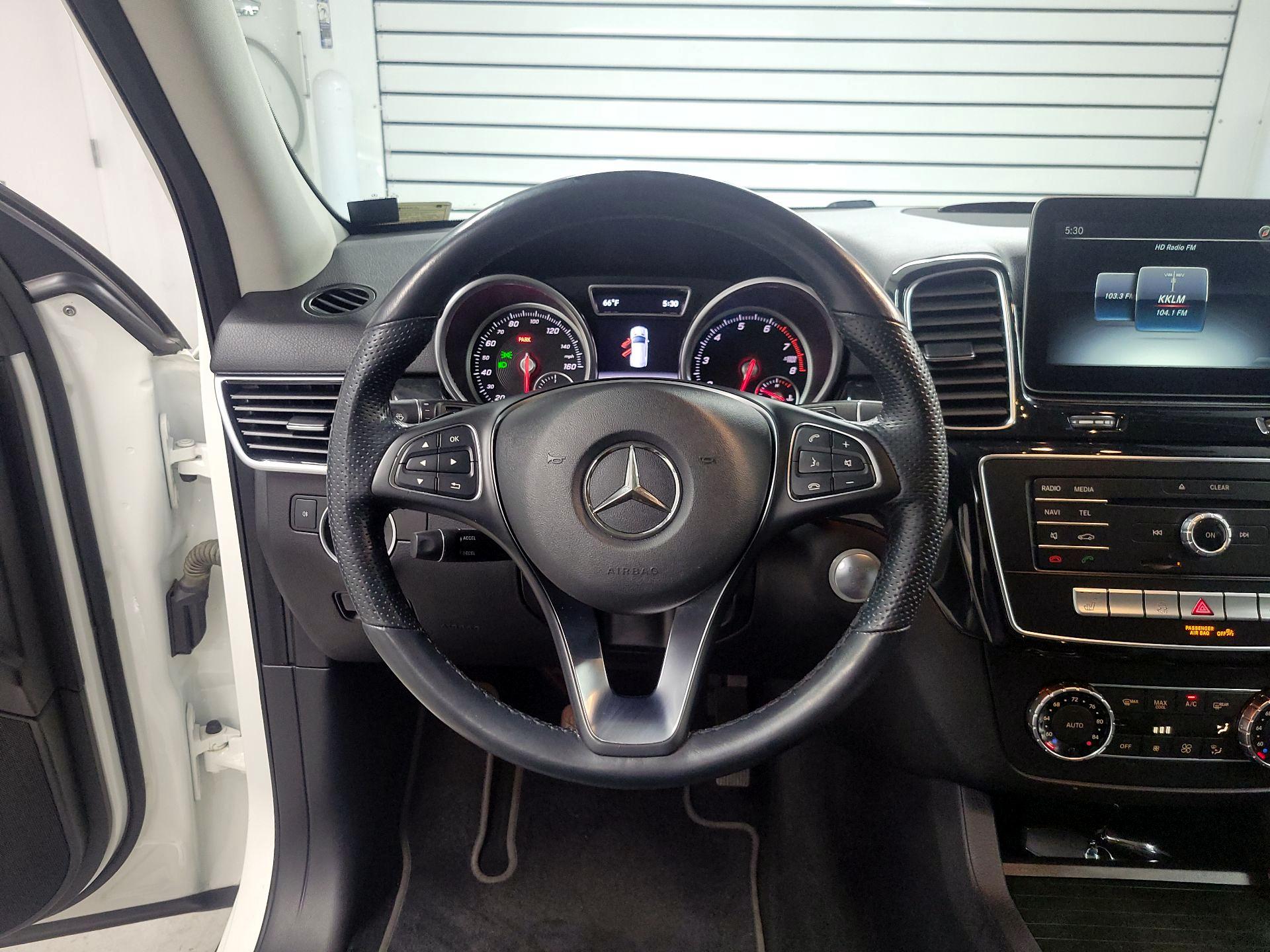 Thumbnail: 2017 Mercedes-Benz GLE - 10
