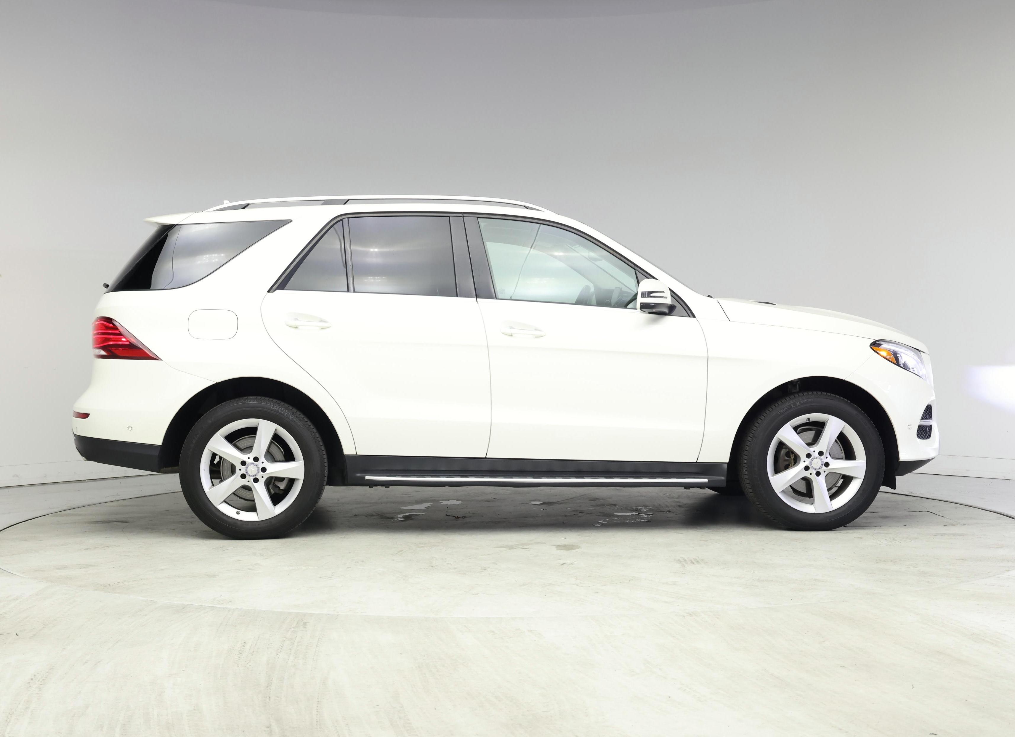 Thumbnail: 2017 Mercedes-Benz GLE - 7