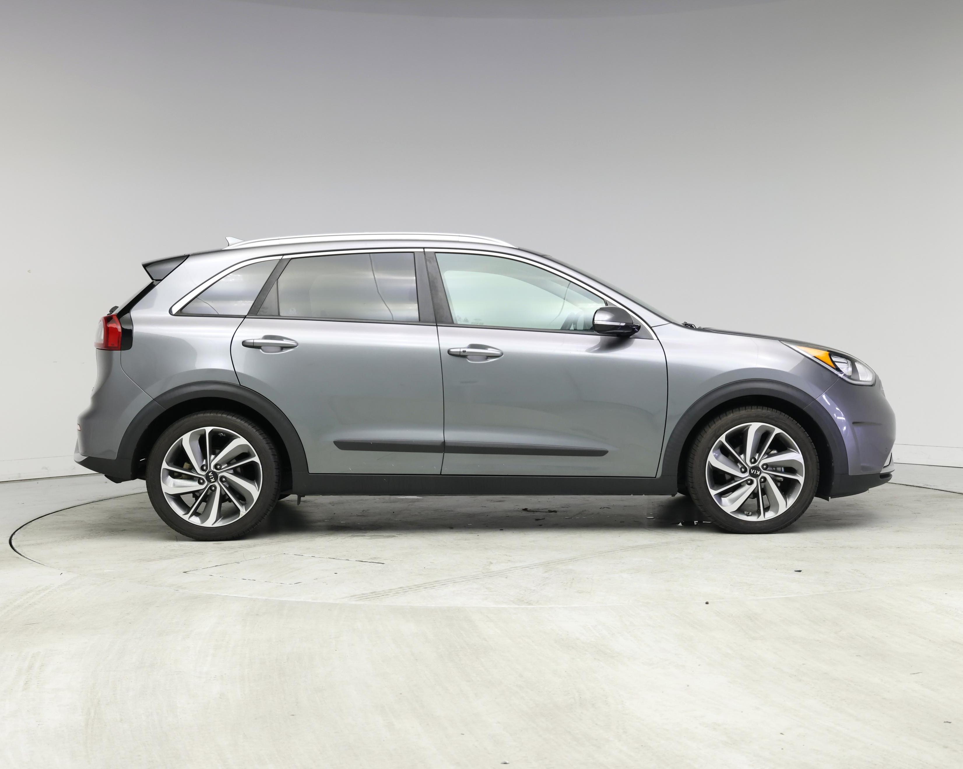 Thumbnail: 2017 Kia Niro - 7