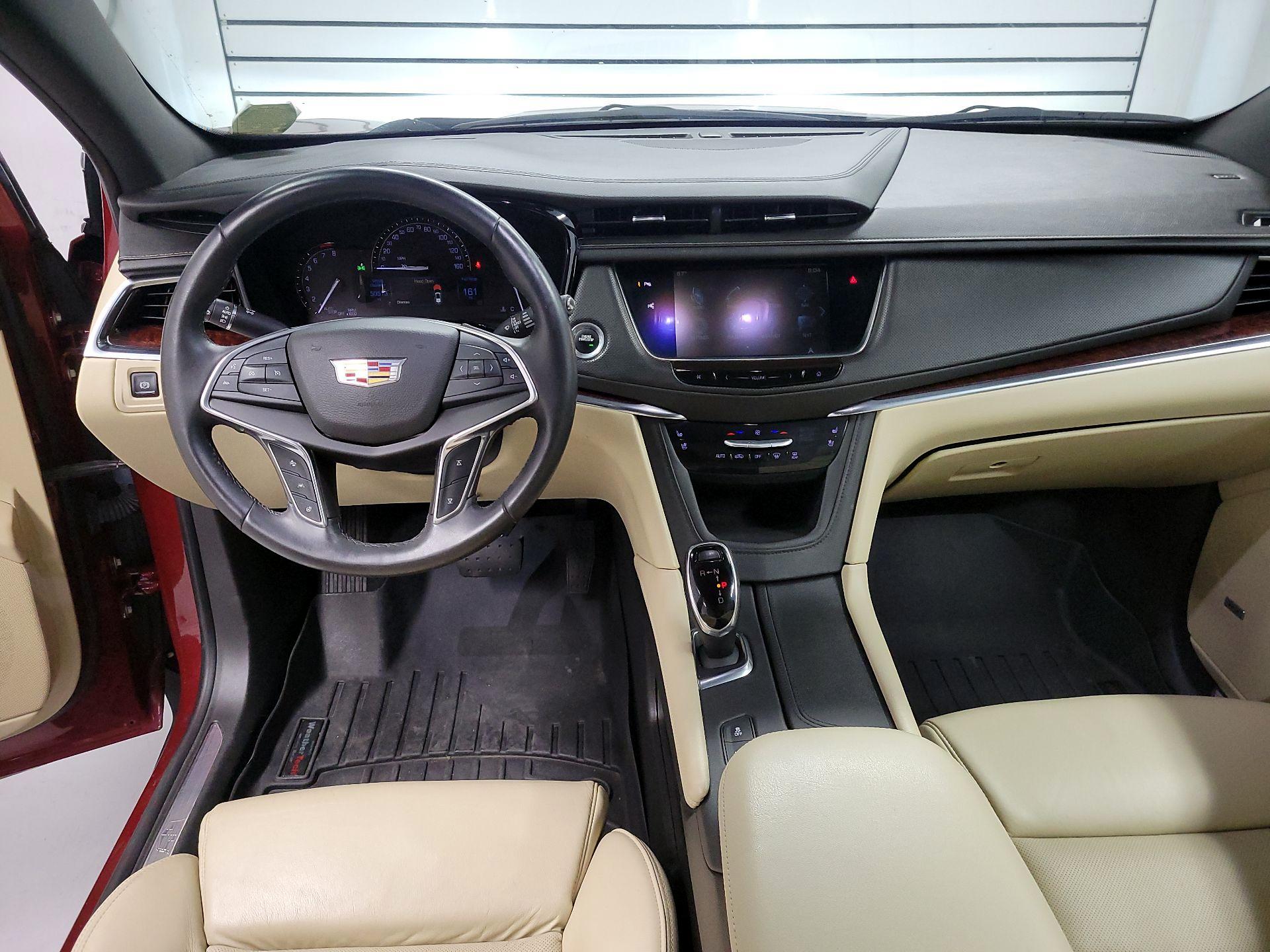 Thumbnail: 2017 Cadillac XT5 - 9