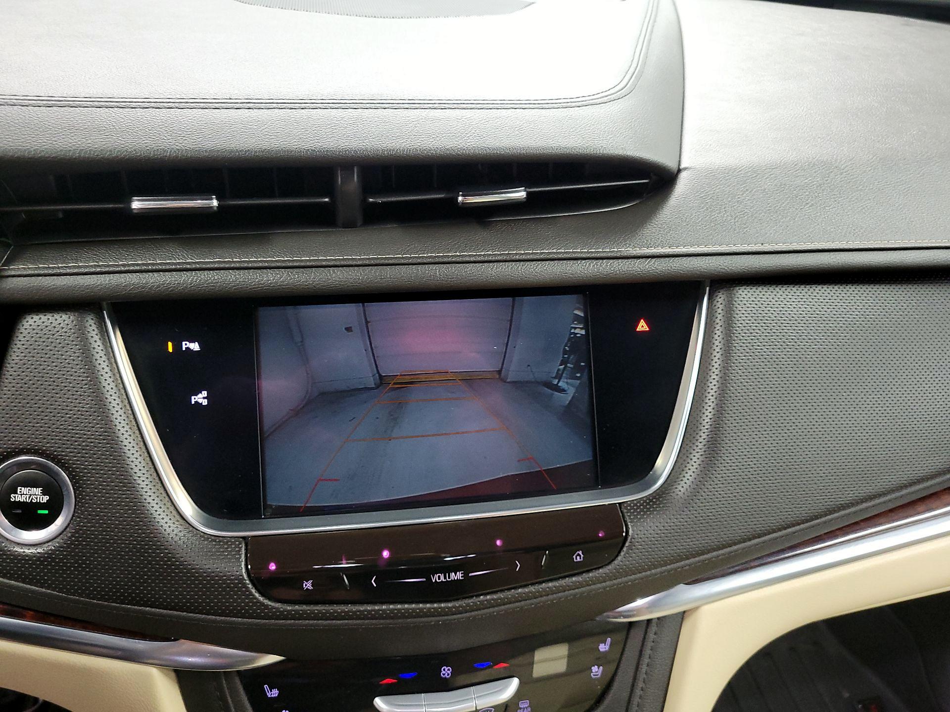 Thumbnail: 2017 Cadillac XT5 - 14