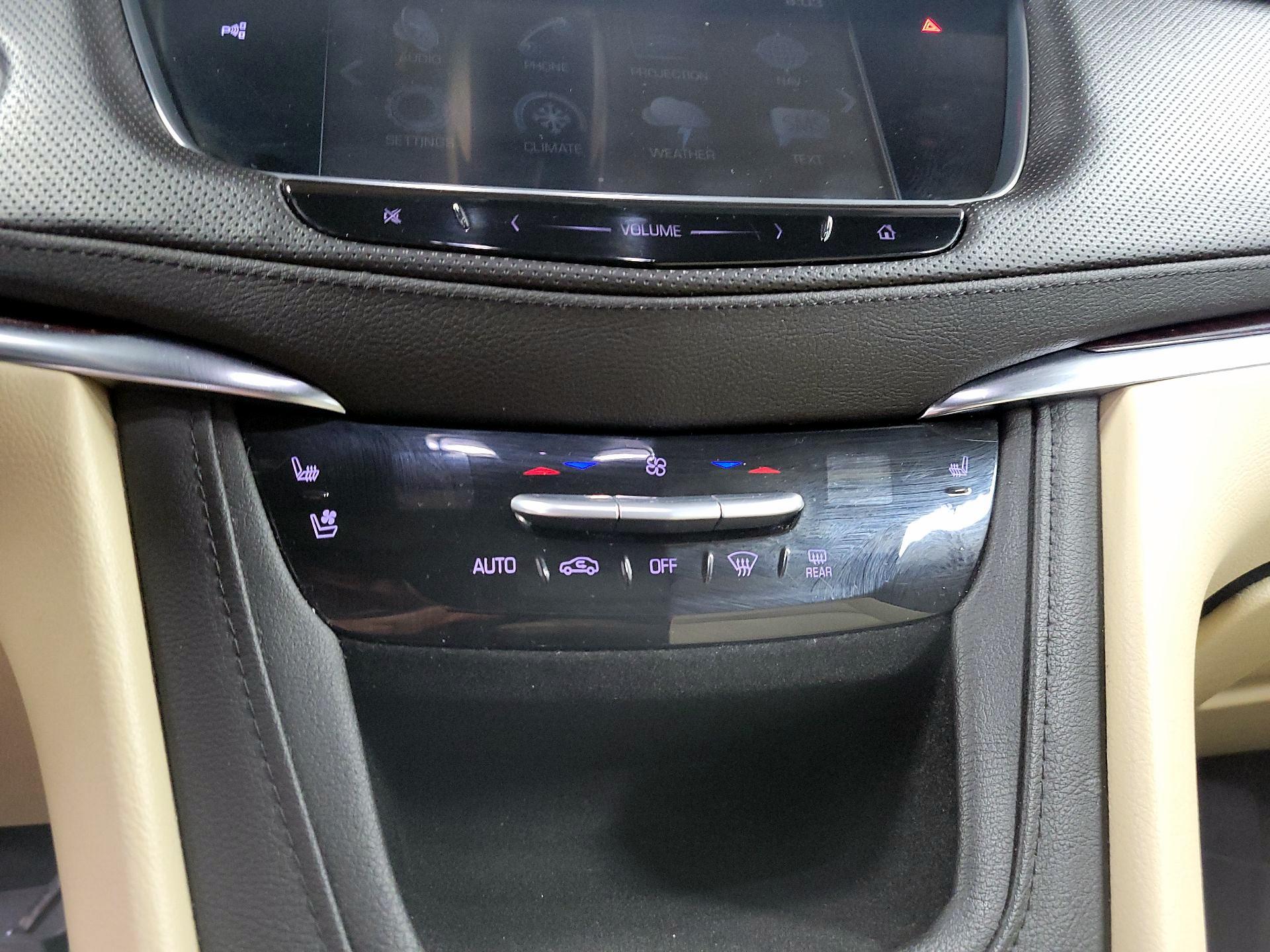 Thumbnail: 2017 Cadillac XT5 - 16
