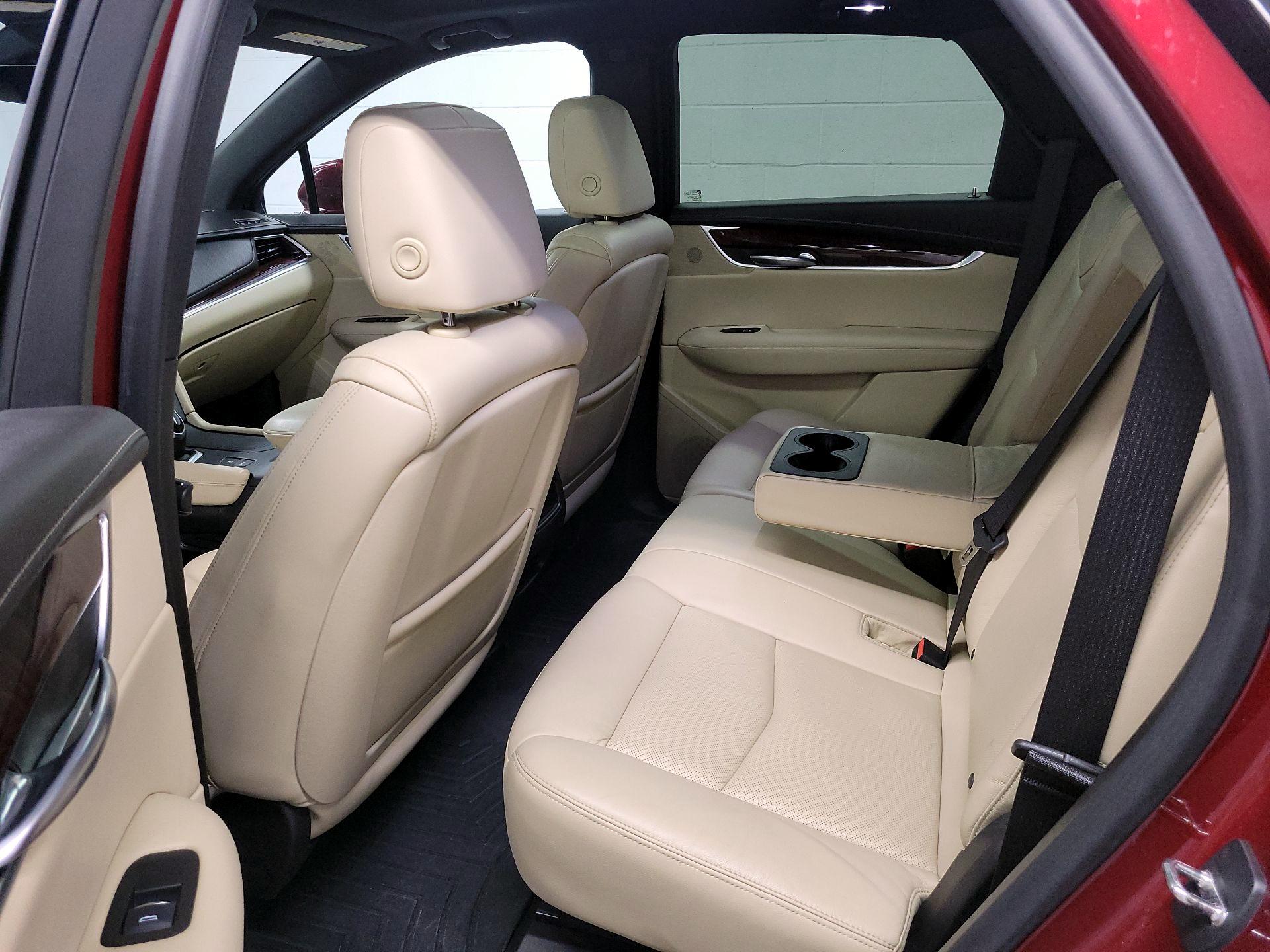 Thumbnail: 2017 Cadillac XT5 - 19