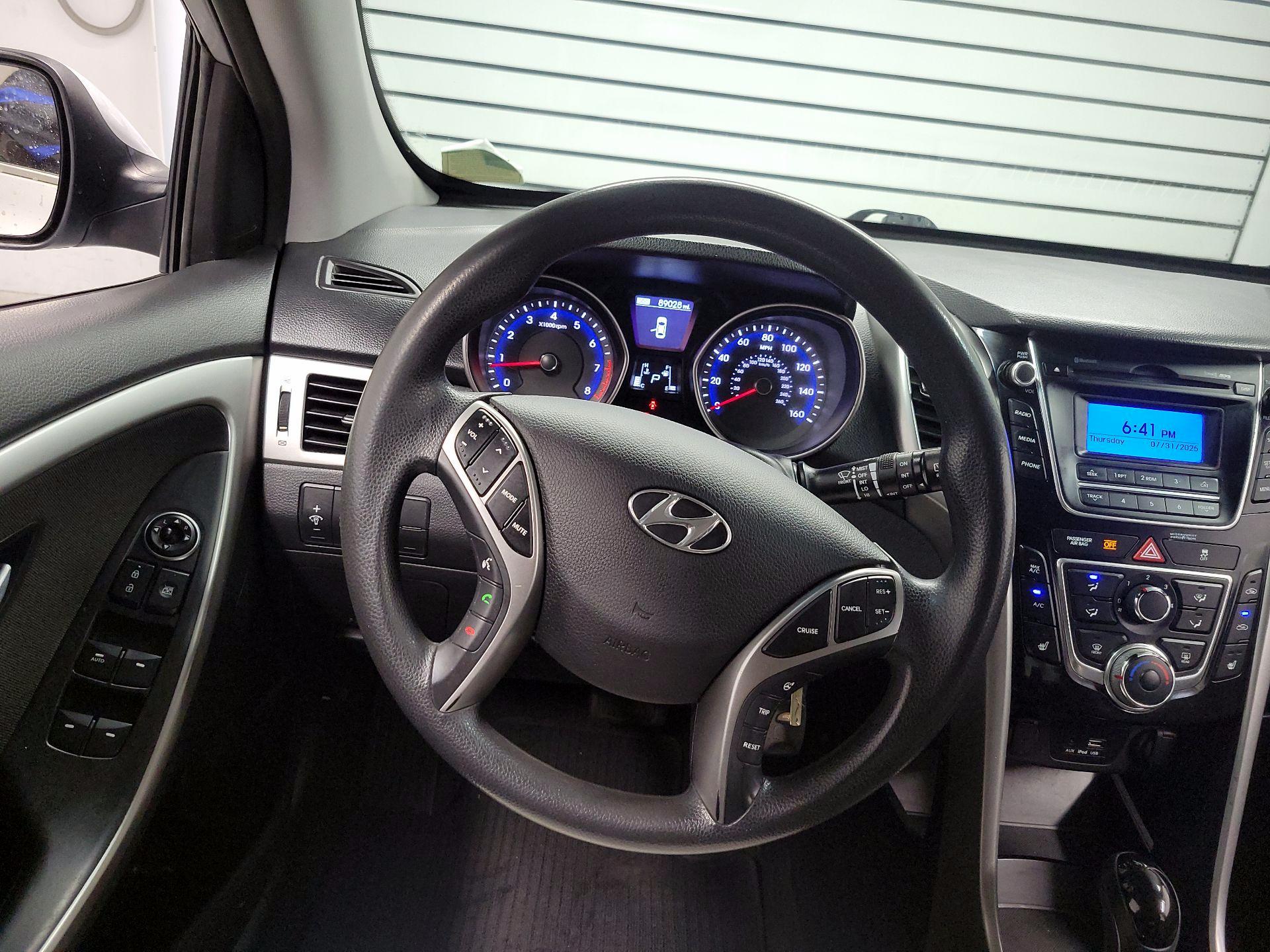 Thumbnail: 2016 Hyundai Elantra - 10
