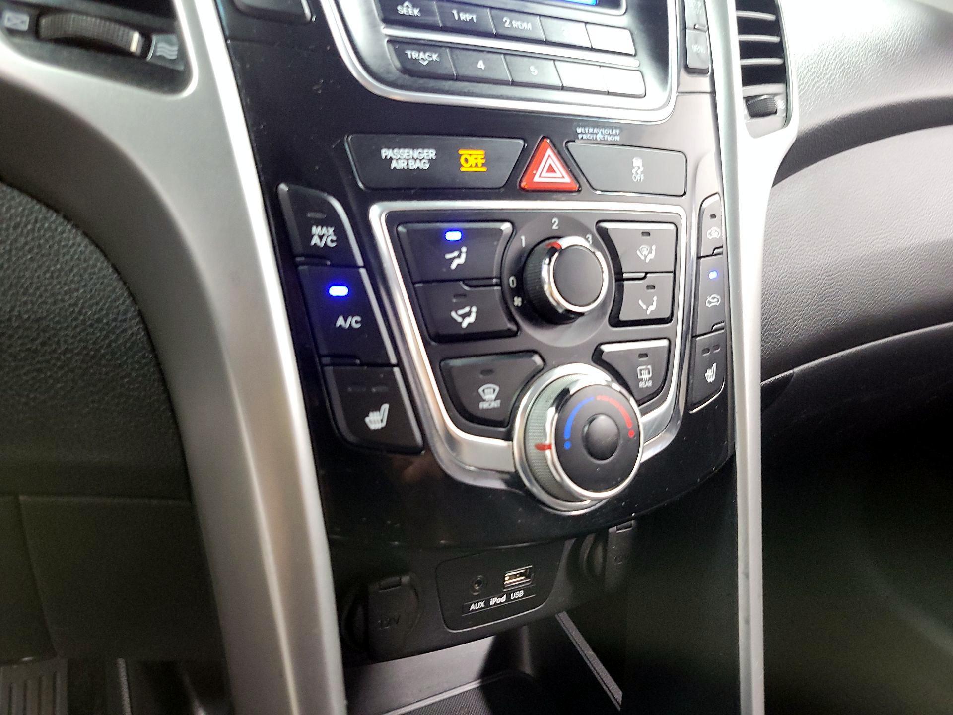 Thumbnail: 2016 Hyundai Elantra - 14