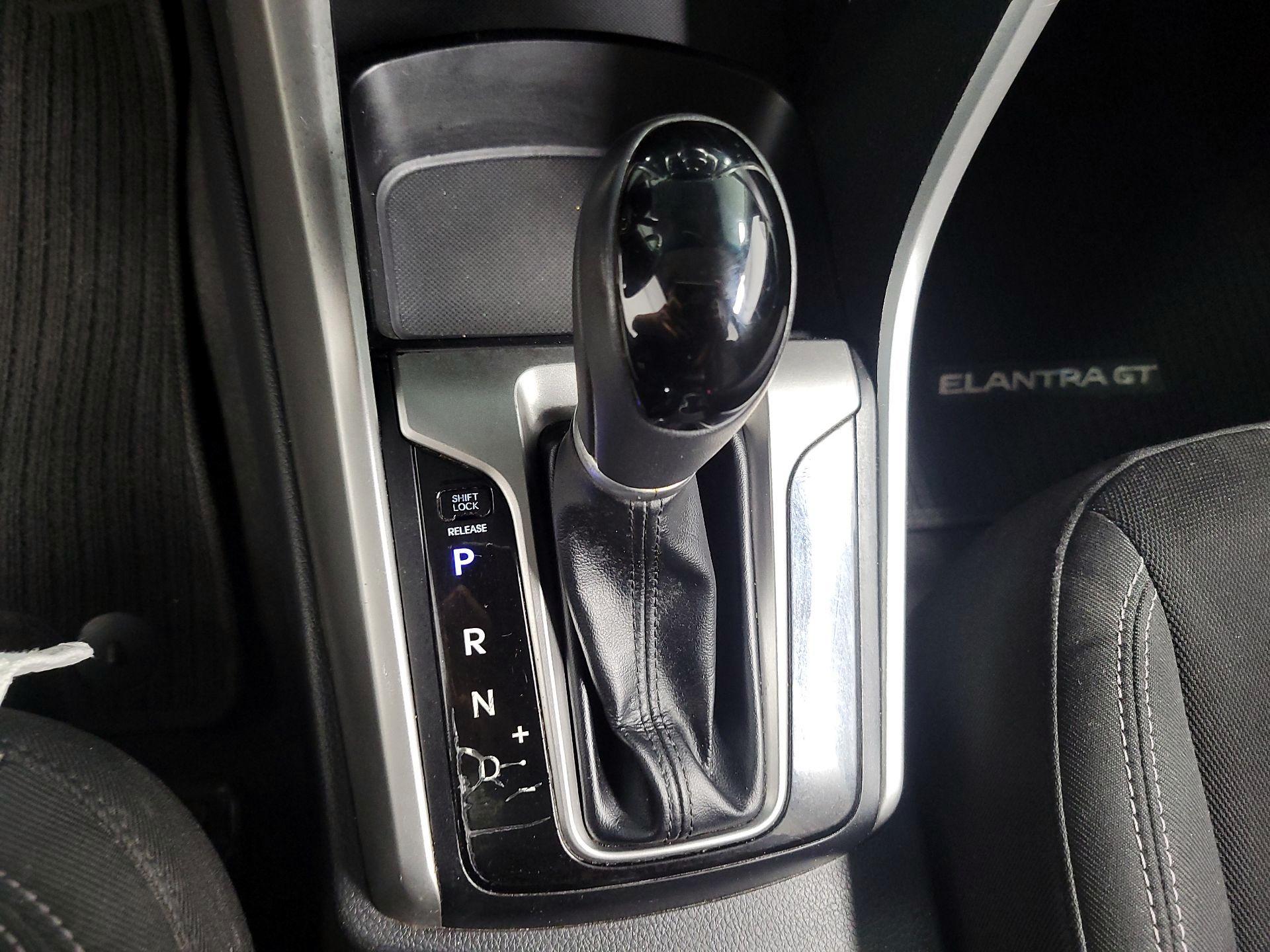 Thumbnail: 2016 Hyundai Elantra - 15