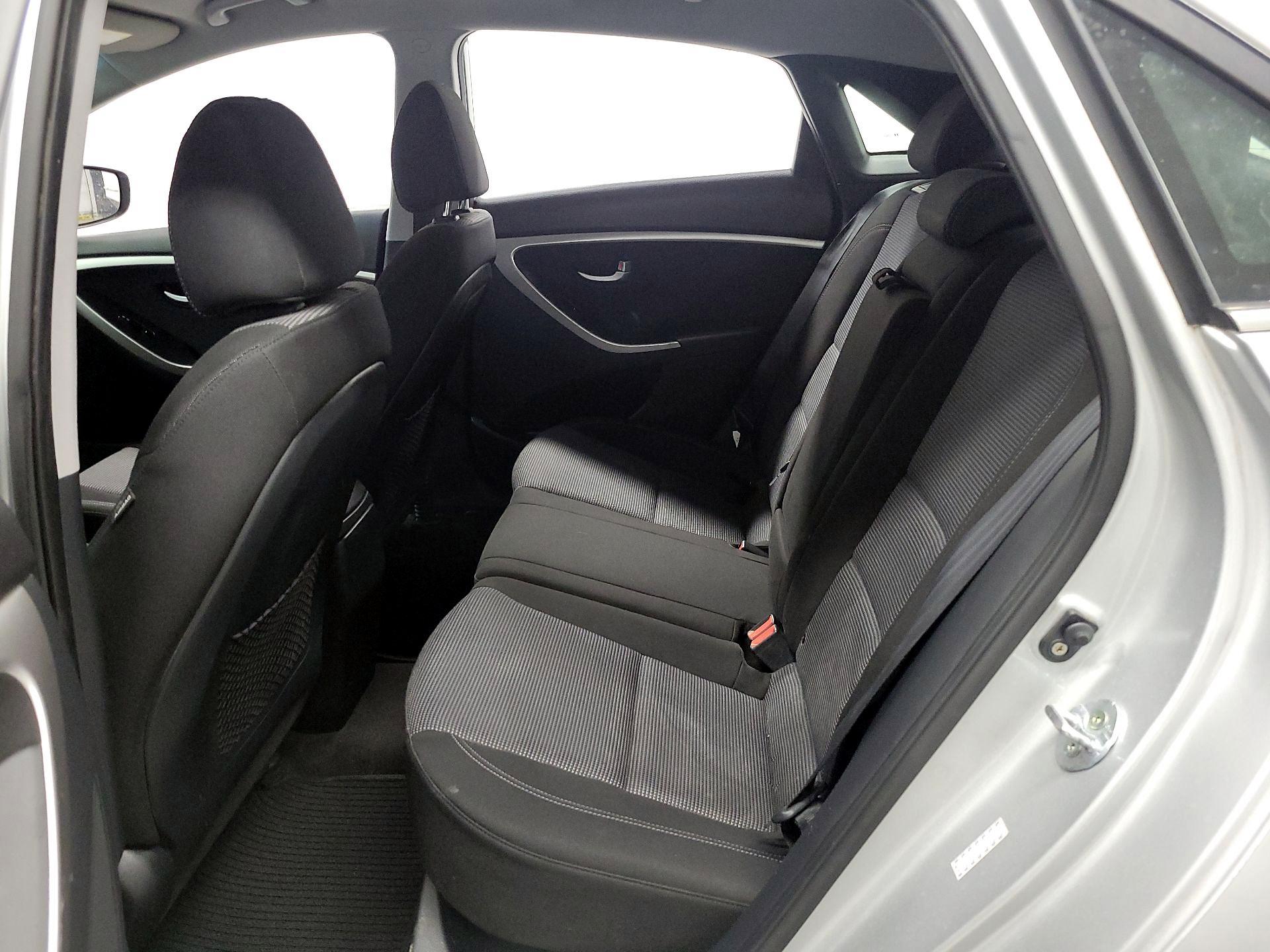Thumbnail: 2016 Hyundai Elantra - 16