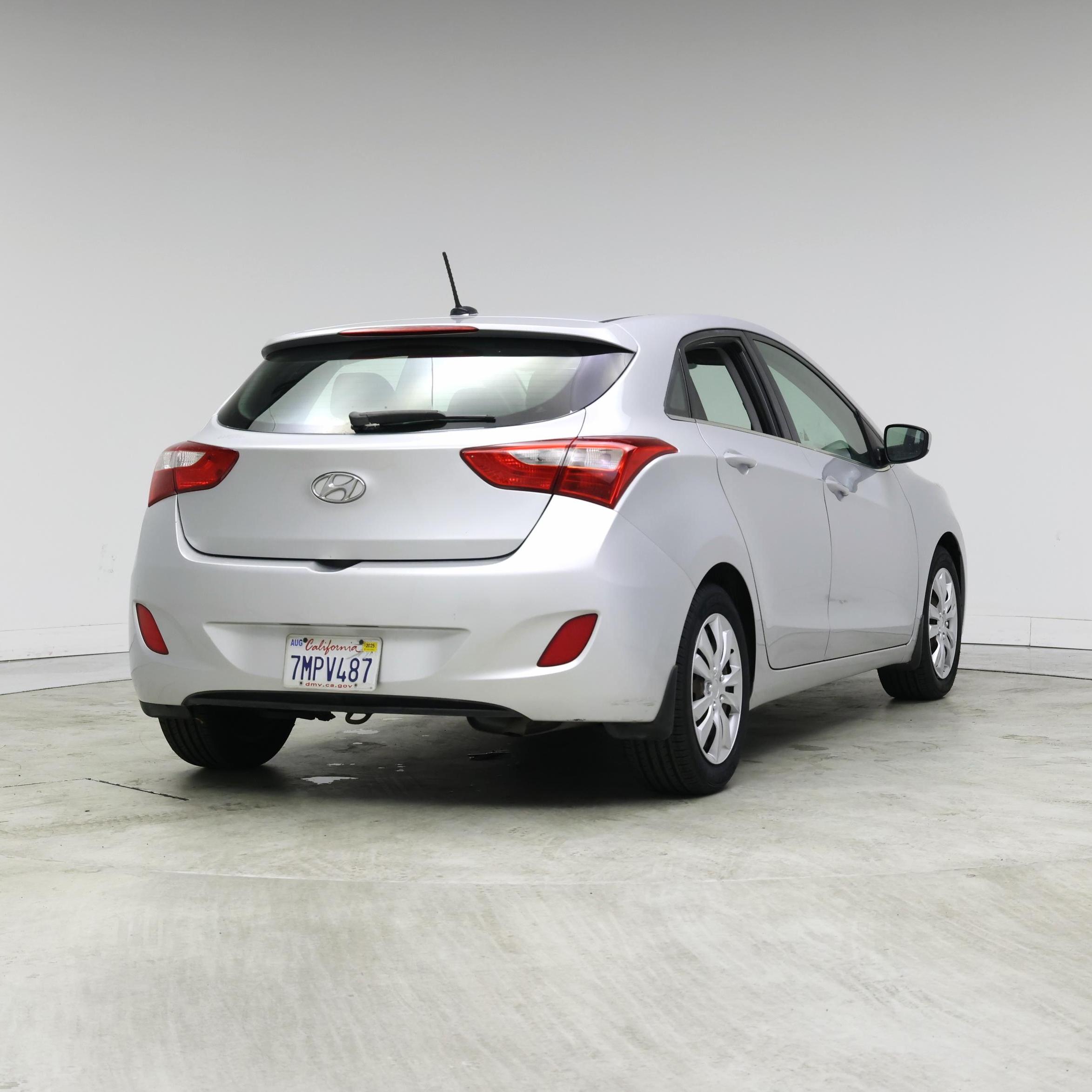 Thumbnail: 2016 Hyundai Elantra - 8