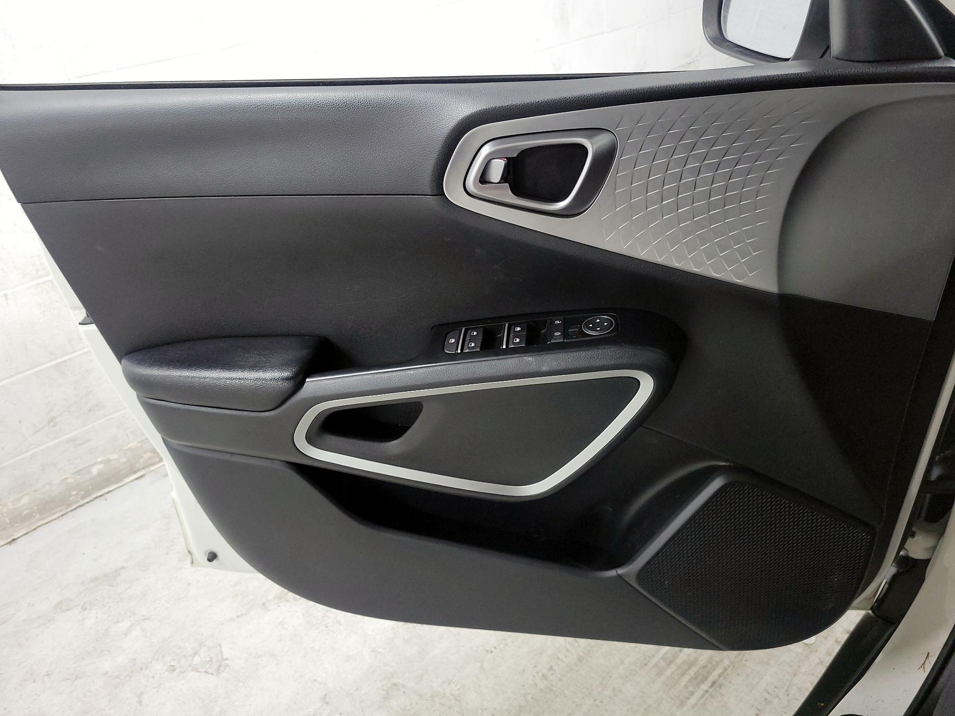 Thumbnail: 2020 Kia Soul - 12