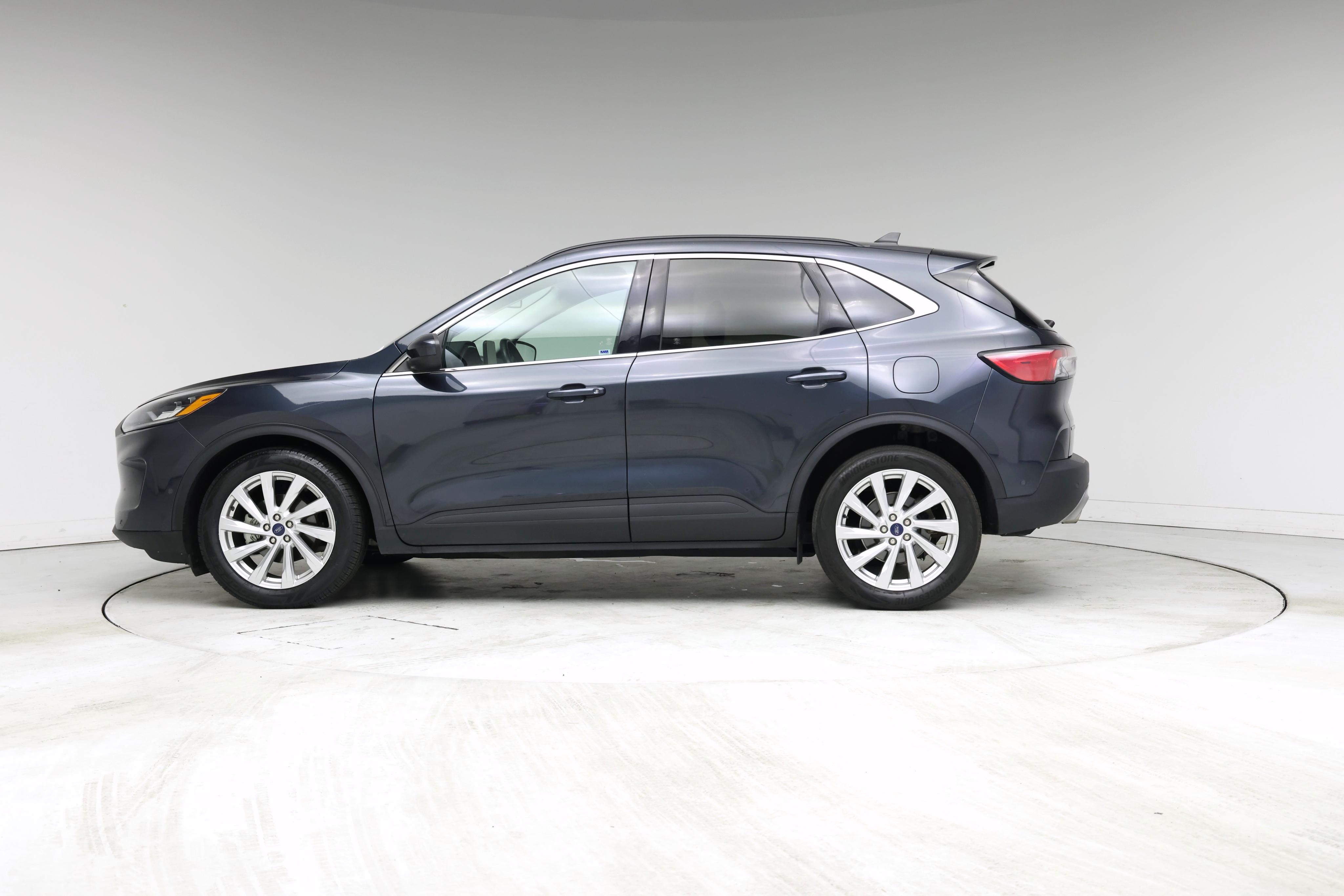 Thumbnail: 2022 Ford Escape - 3