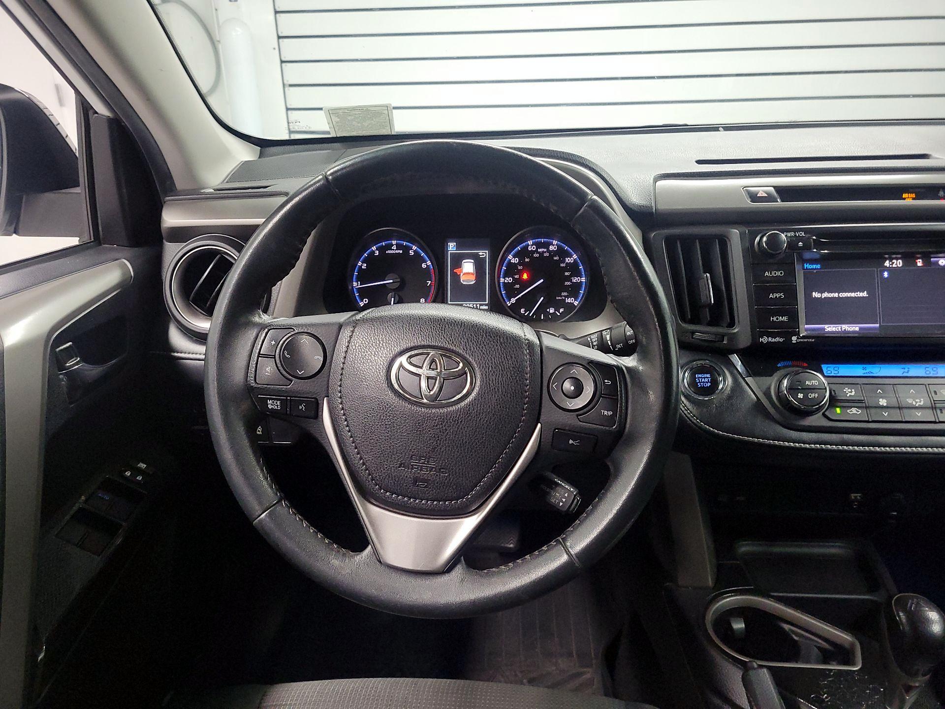 Thumbnail: 2018 Toyota RAV4 - 10