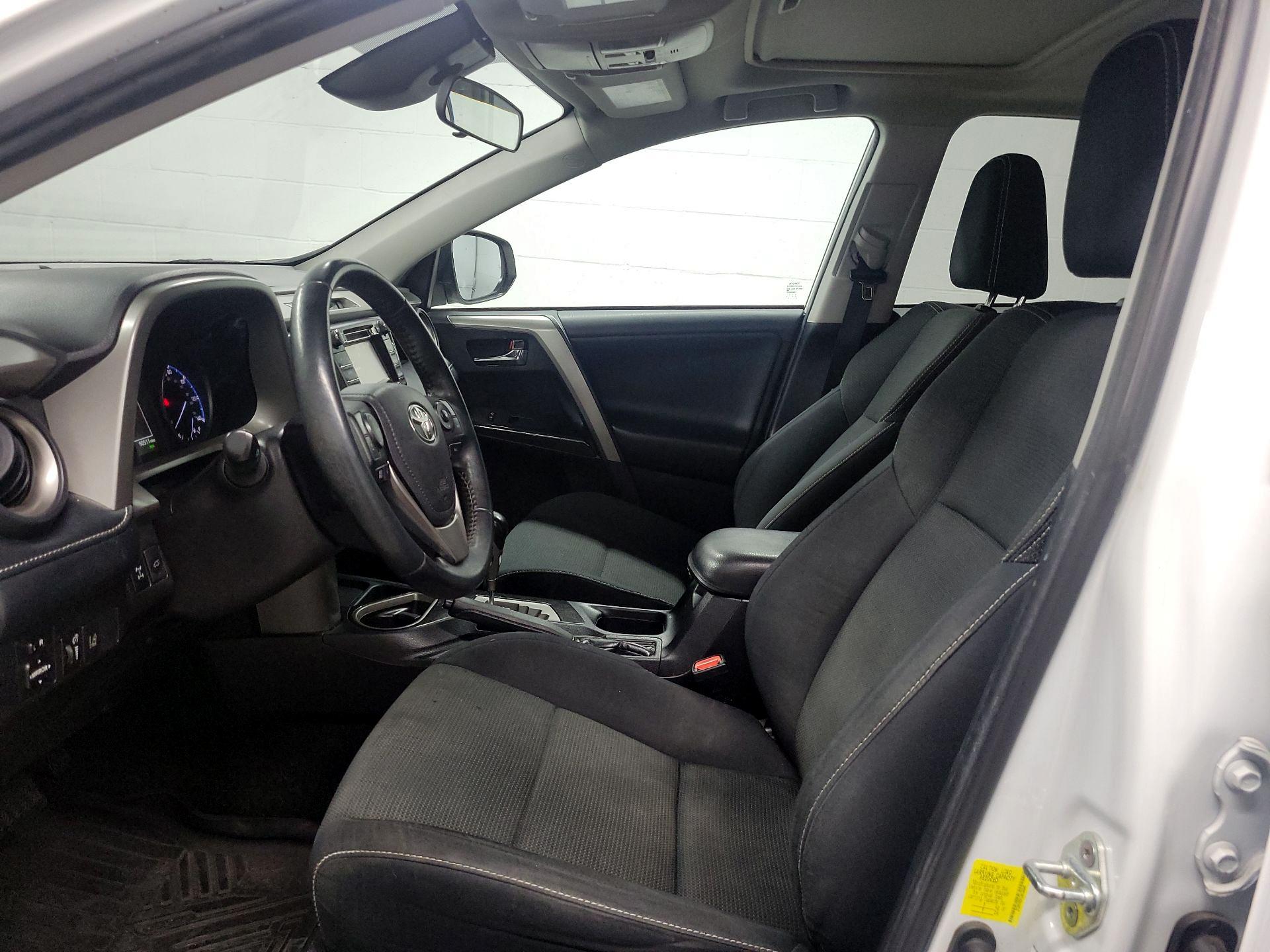 Thumbnail: 2018 Toyota RAV4 - 11