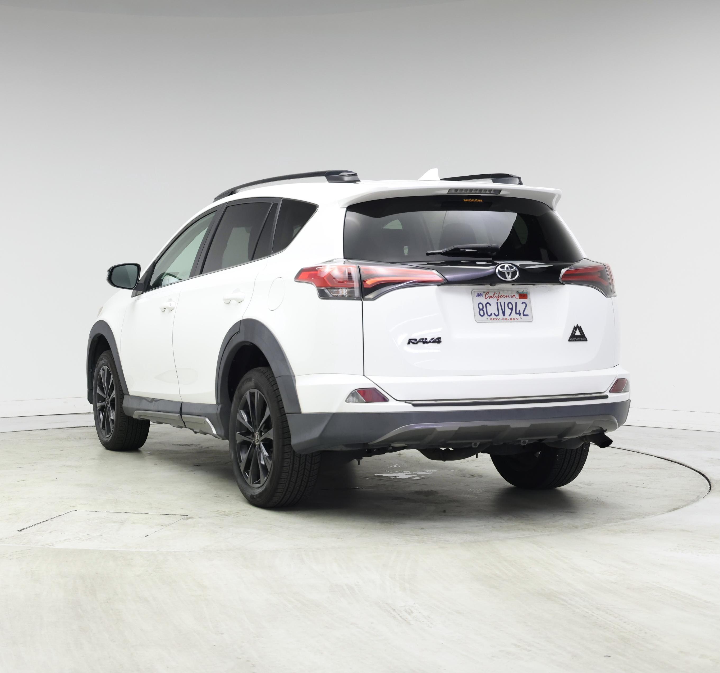 Thumbnail: 2018 Toyota RAV4 - 2