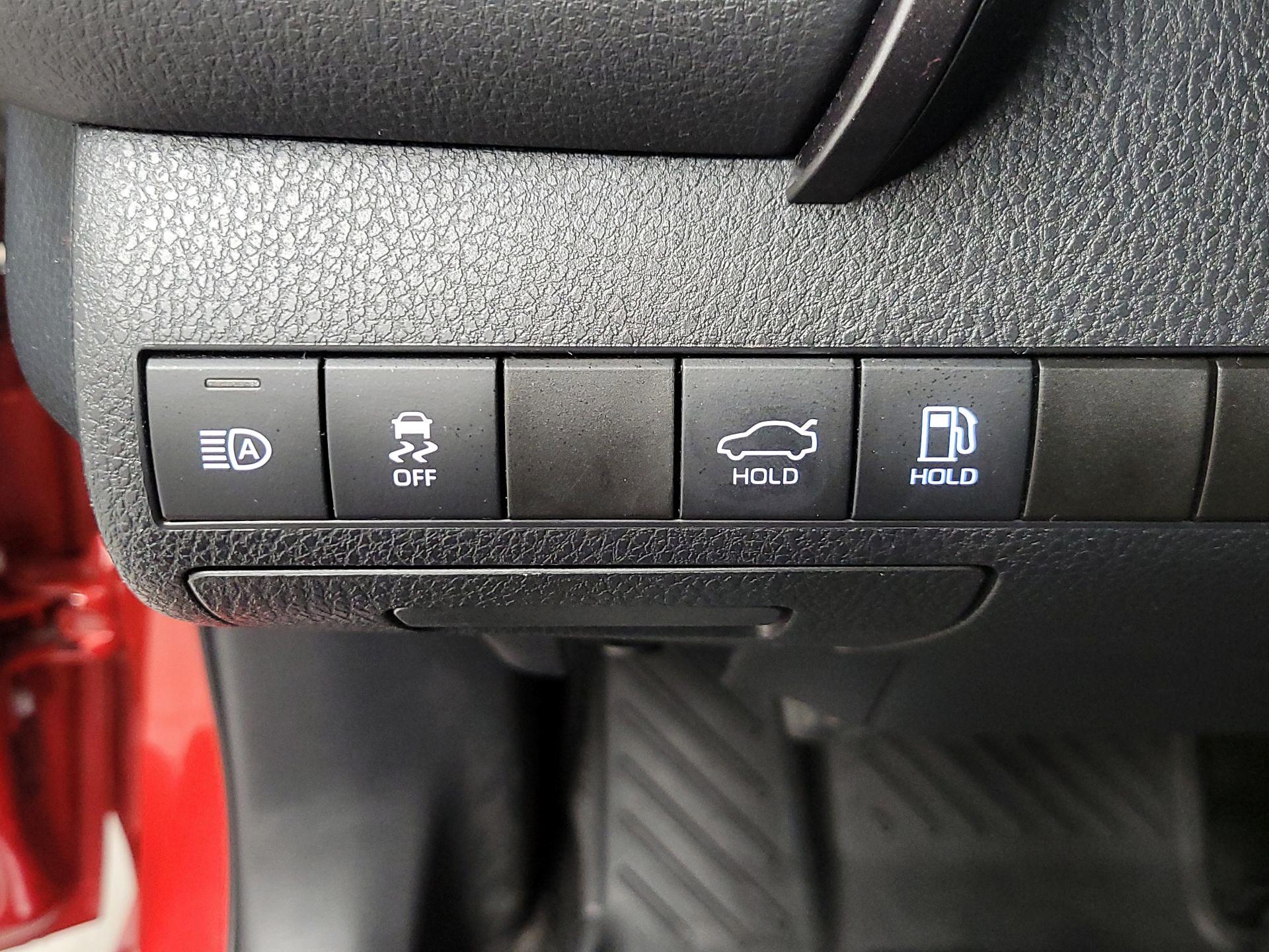 Thumbnail: 2020 Toyota Camry - 13