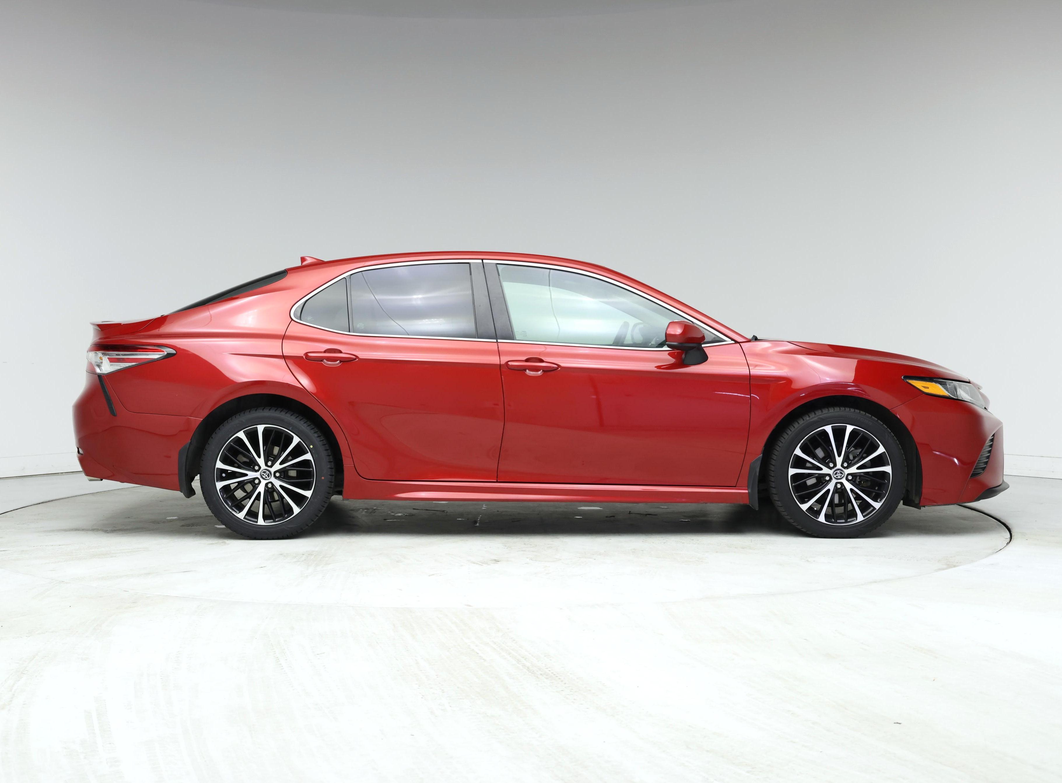 Thumbnail: 2020 Toyota Camry - 7