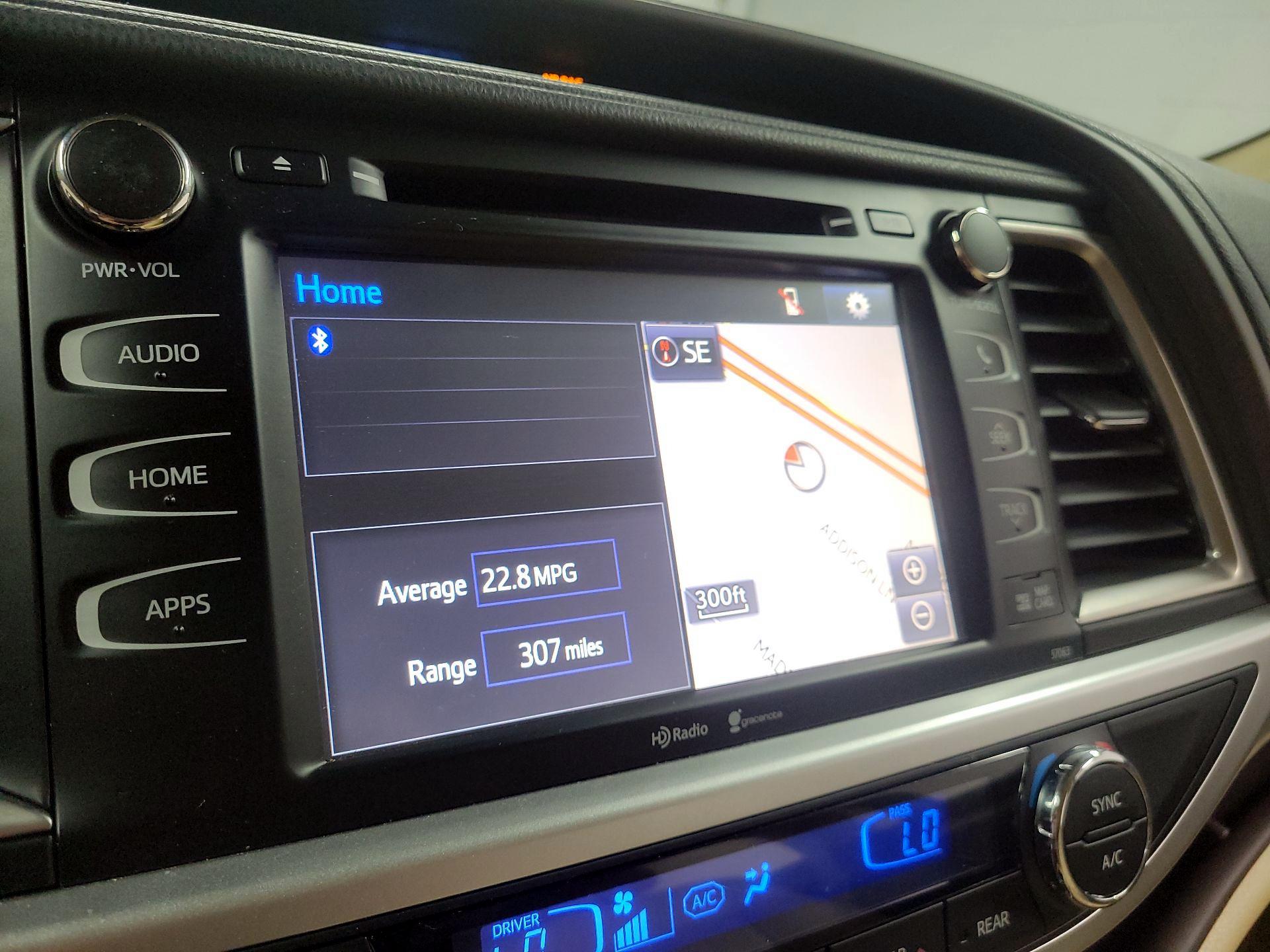 Thumbnail: 2015 Toyota Highlander - 13