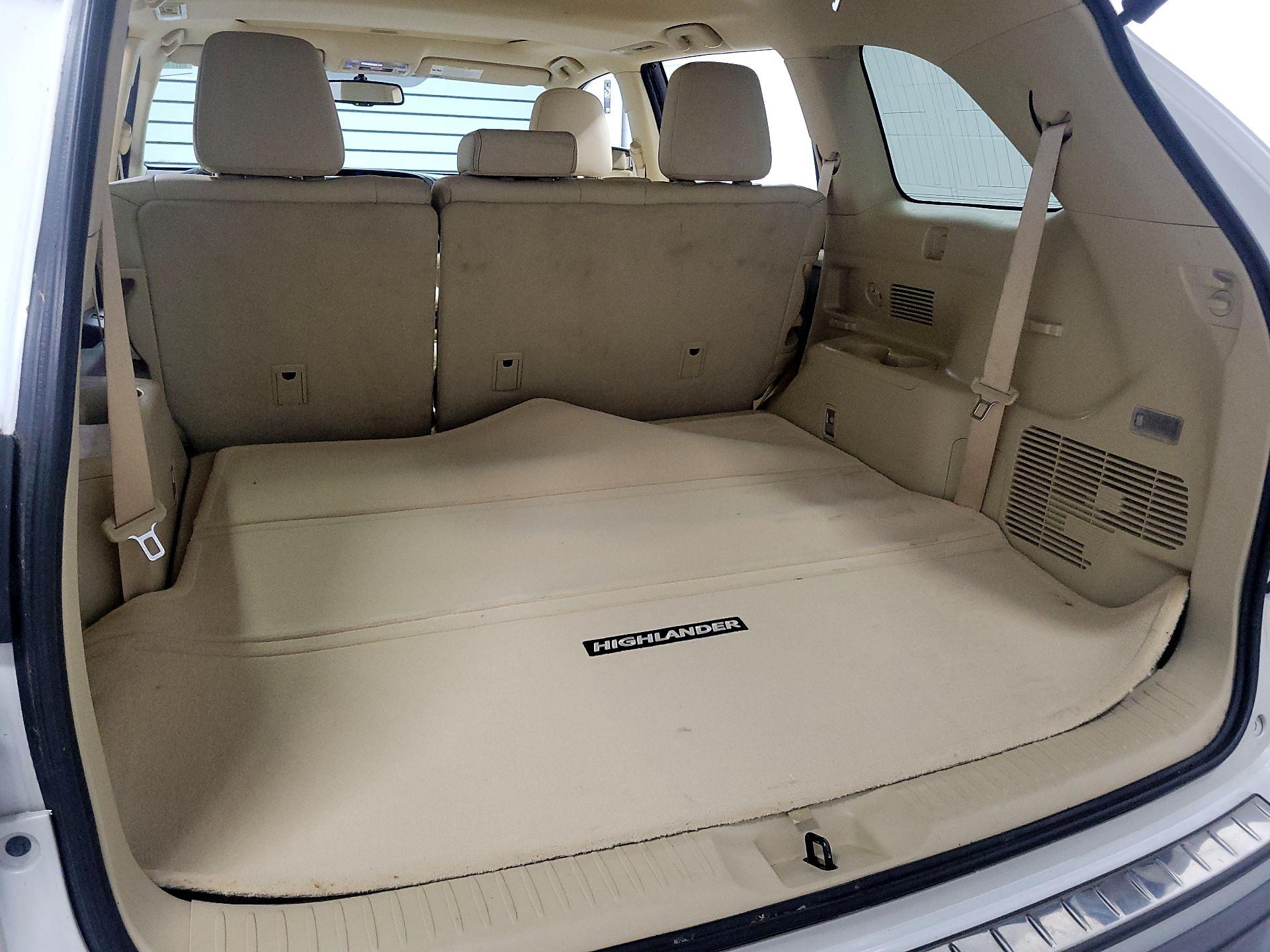 Thumbnail: 2015 Toyota Highlander - 17
