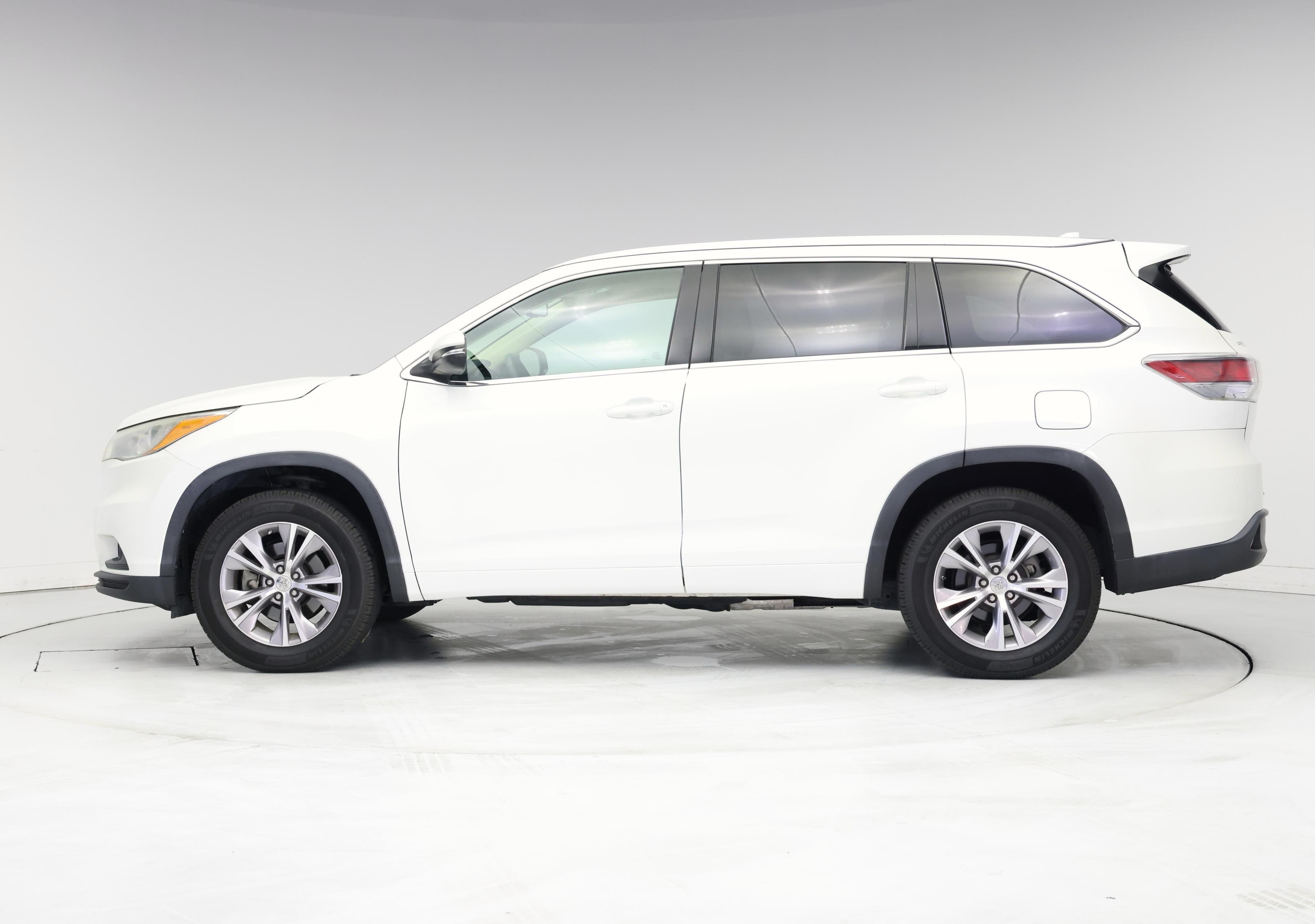 Thumbnail: 2015 Toyota Highlander - 3